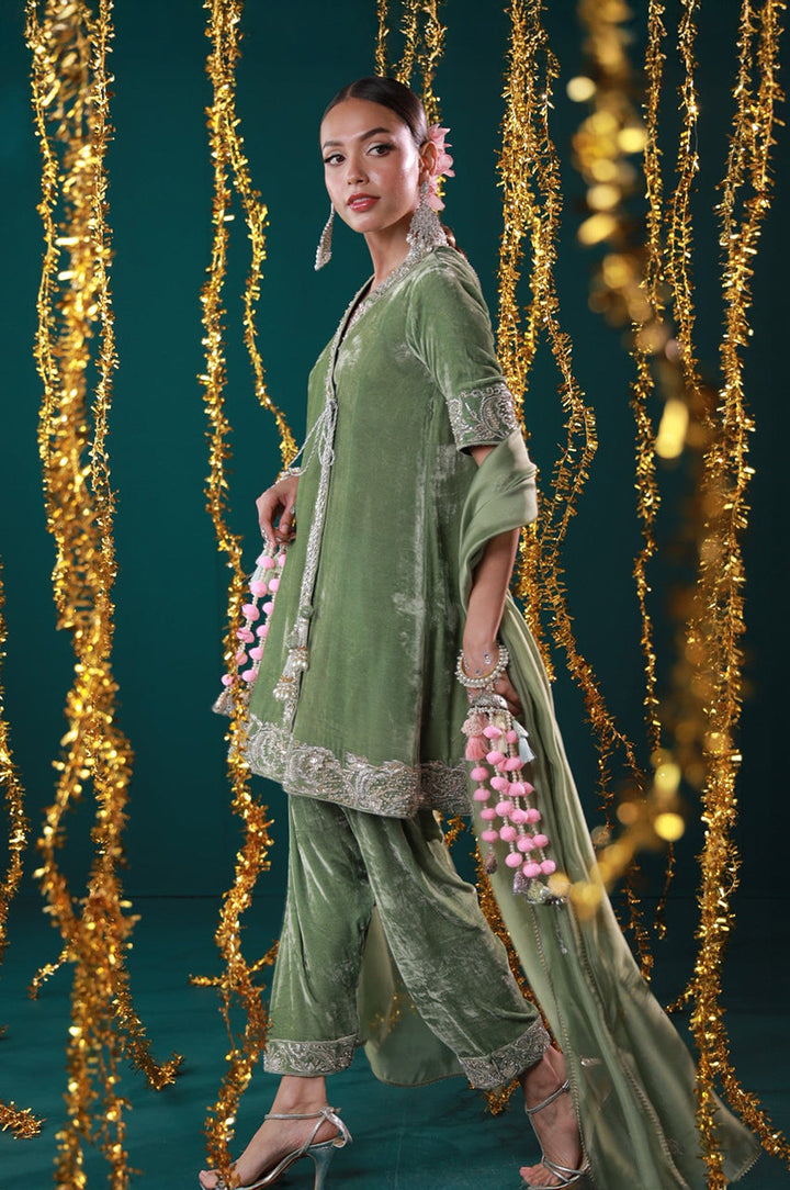 Makhmal From Nizka By Nida Rehan RTW Hand work Velvet 2 Piece Suit Nureh - Festive Collection