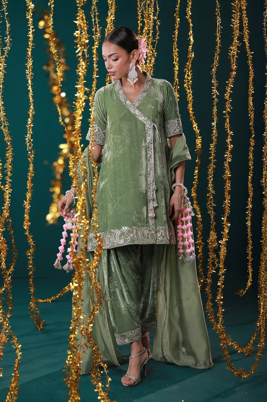 Makhmal From Nizka By Nida Rehan RTW Hand work Velvet 2 Piece Suit Nureh - Festive Collection