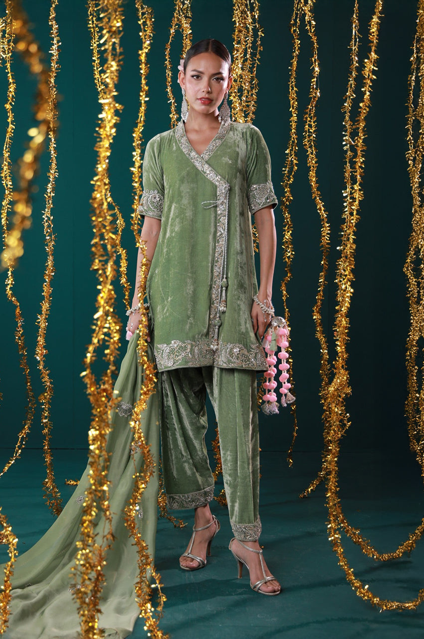 Makhmal From Nizka By Nida Rehan RTW Hand work Velvet 2 Piece Suit Nureh - Festive Collection
