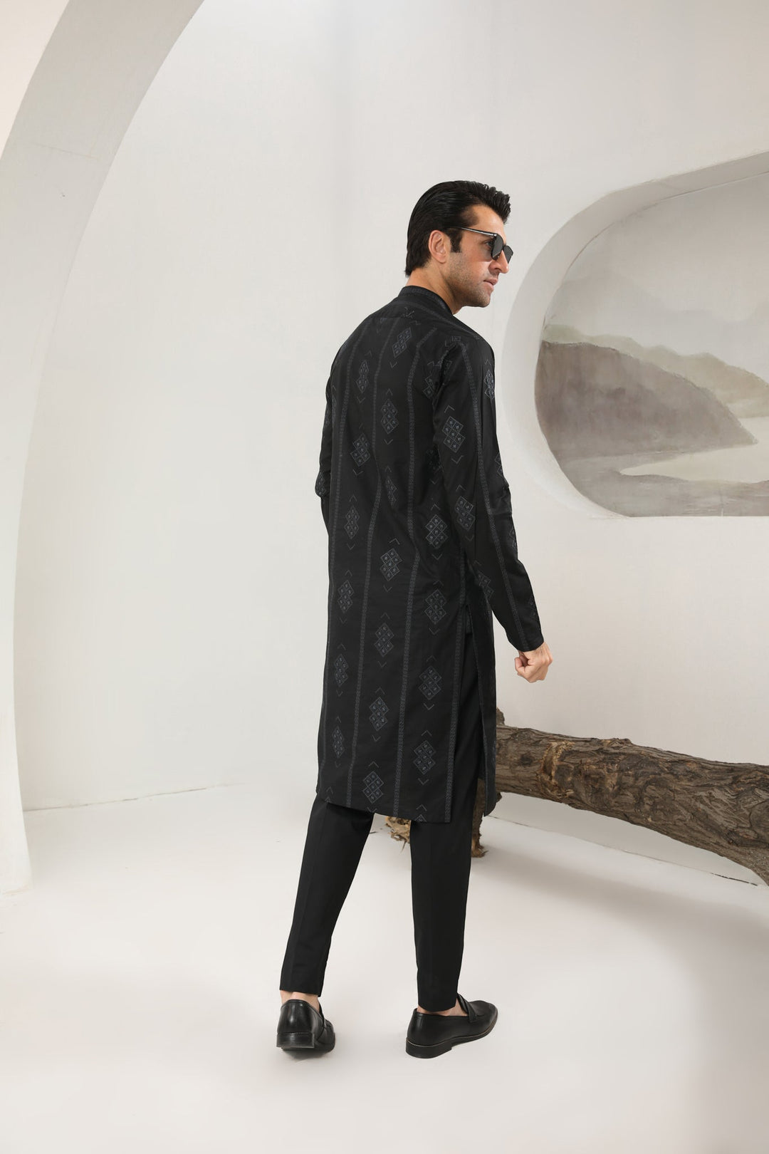Muraqsh Ready To Wear   Men Black Motif Cotton Embroidered Kurta Trouser MUR-BMECK - Summer Collection