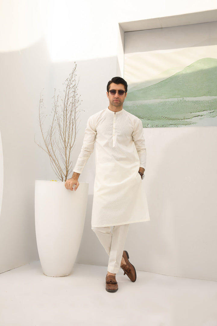 Muraqsh Ready To Wear   Men Bosky White Cotton Embroidered Kurta Trouser MUR-BWECK - Summer Collection