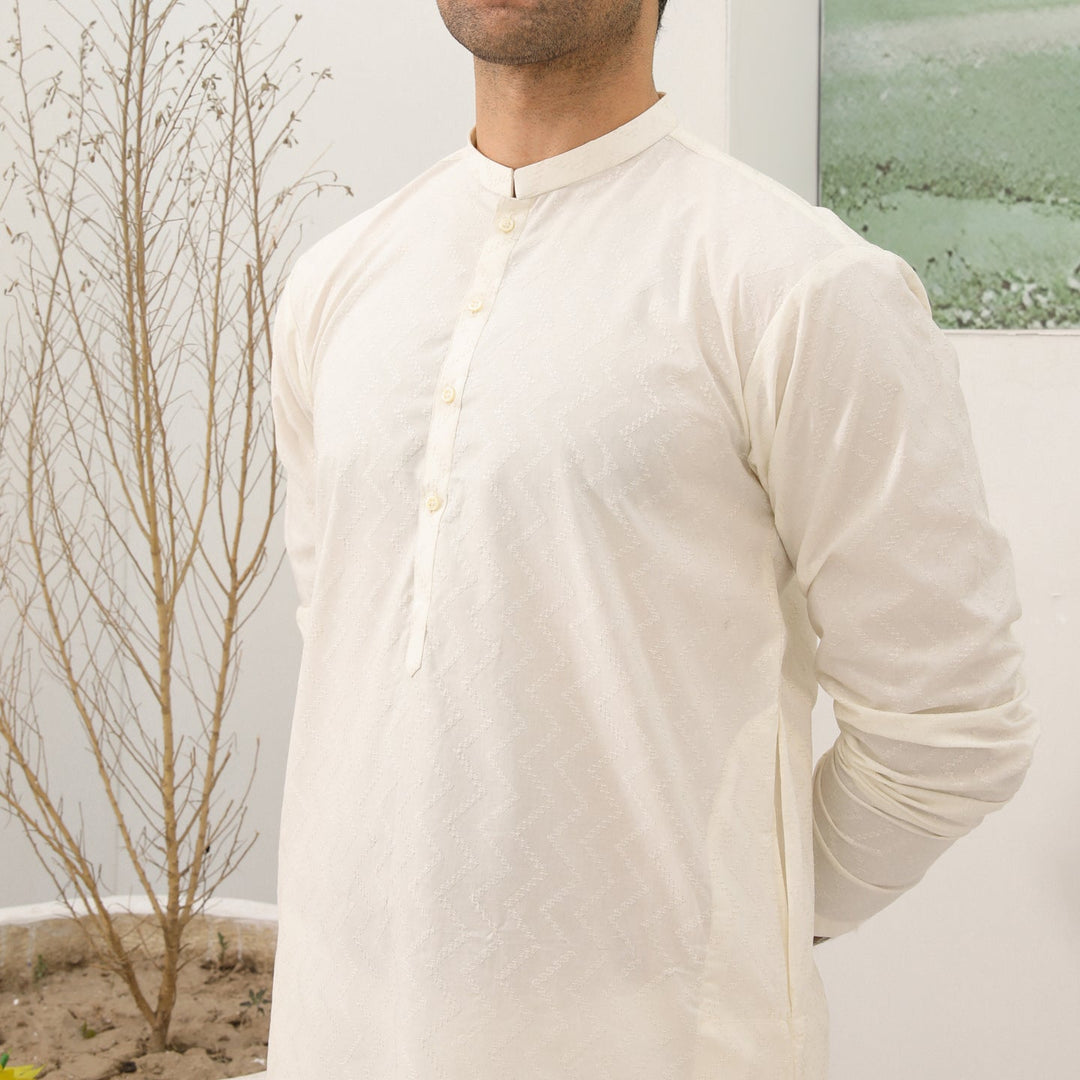 Muraqsh Ready To Wear   Men Bosky White Cotton Embroidered Kurta Trouser MUR-BWECK - Summer Collection