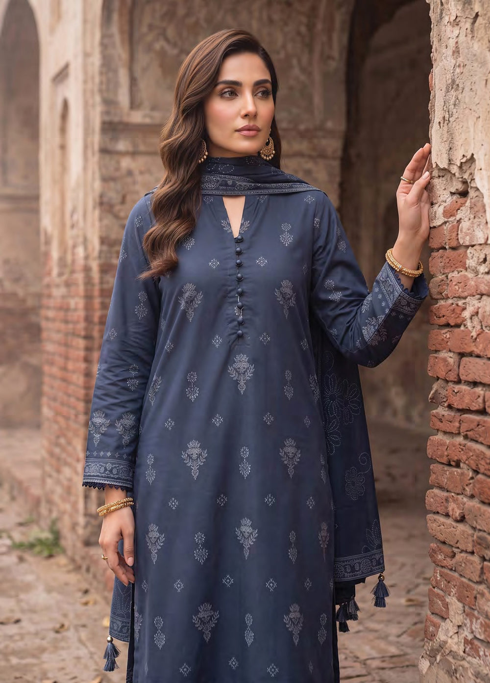 Cashmi by Lakhany Unstitched Printed Wool 3 Piece Suit LSM26UC LG-SG-0166-A - Winter Collection