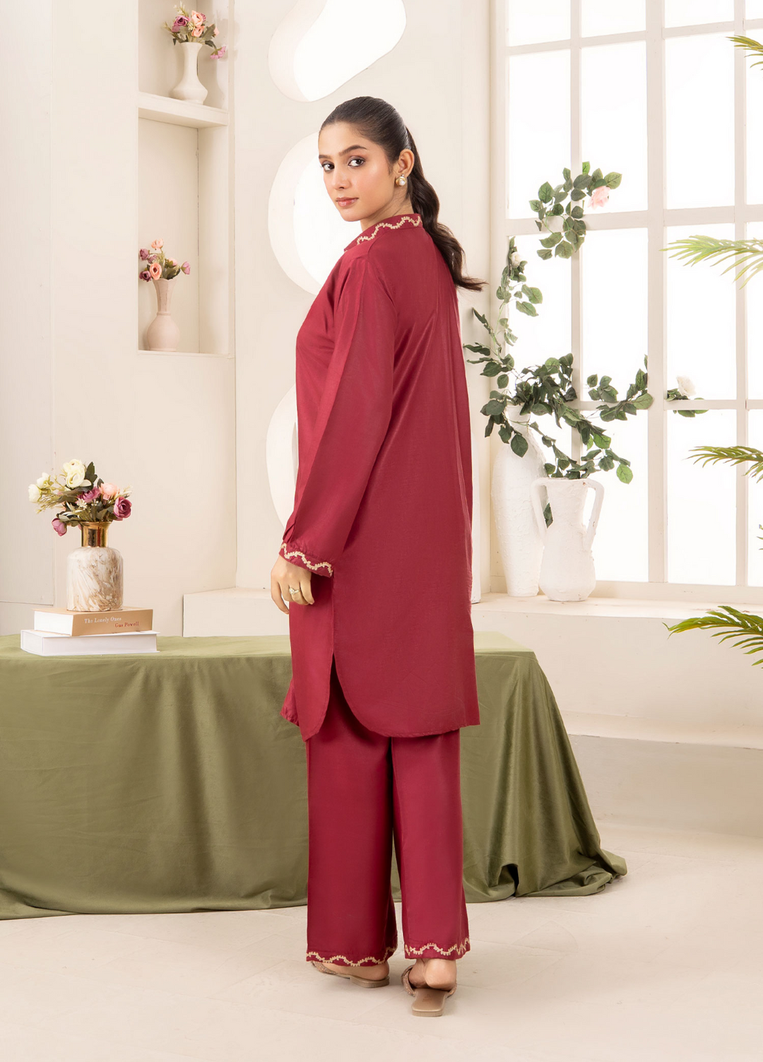 Lamhay by Haniya Mahnoor Pret Embroidered Linen 2 Piece Suit Glam