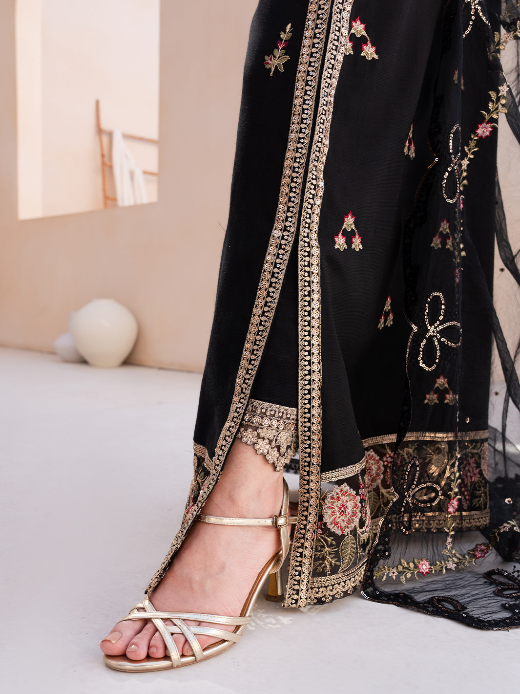 Le Tresor by Izel Pret Embroidered Velvet 3 Piece Suit Marive - Festive Collection