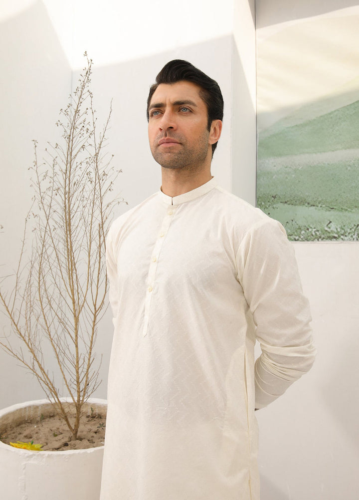Muraqsh Ready To Wear   Men Bosky White Cotton Embroidered Kurta Trouser MUR-BWECK - Summer Collection