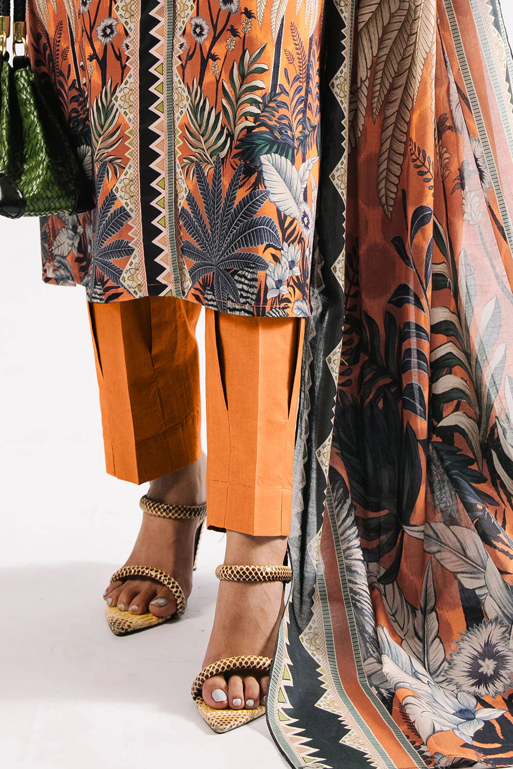 Heritage by Gul Ahmed Unstitched Printed Lawn 3 Piece Suit GA26UFH CL-62156 - Summer Collection