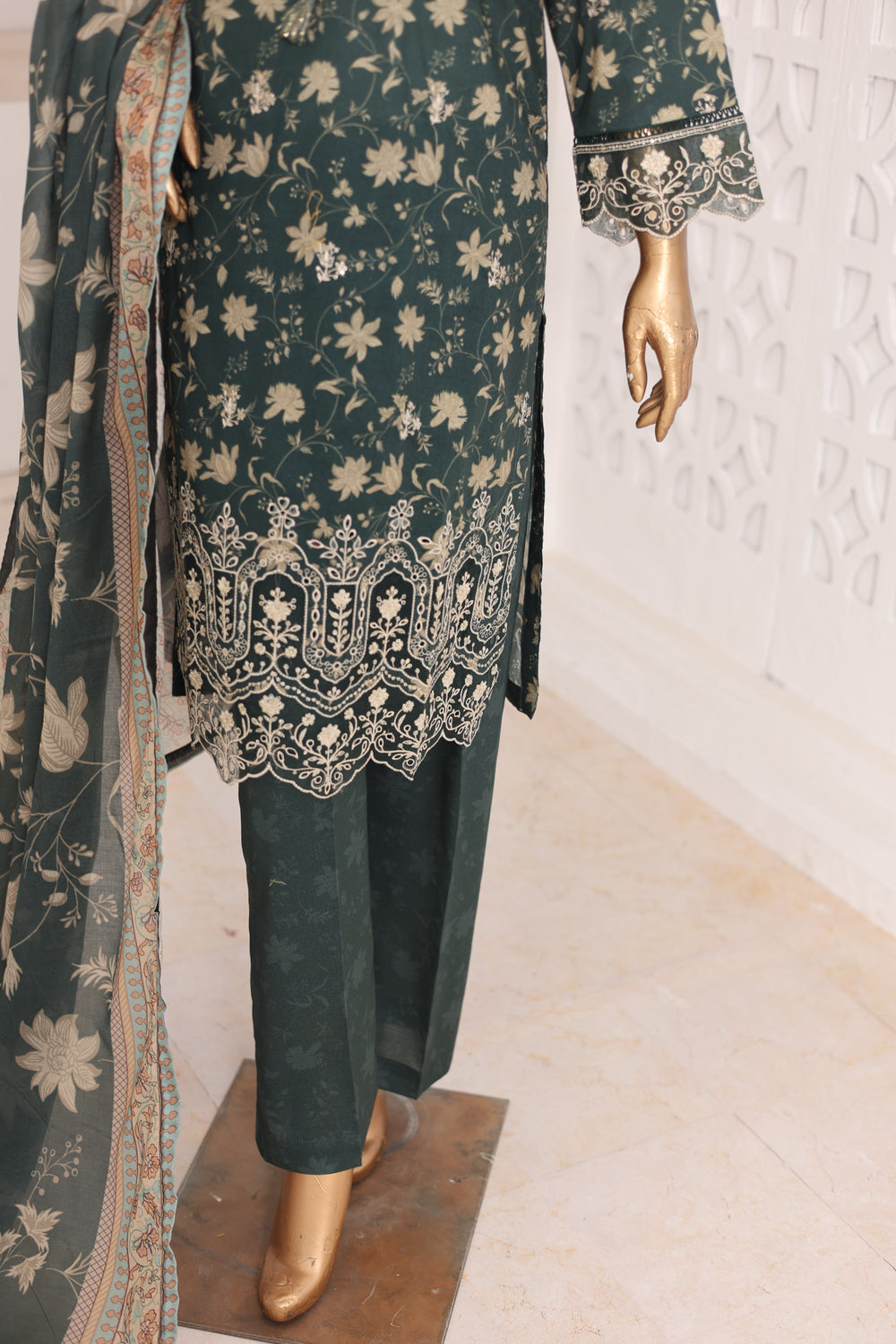 Suntex Fabrics Women RTW Printed Lawn 3 Piece Suit Laser Pine Green Eid Collection
