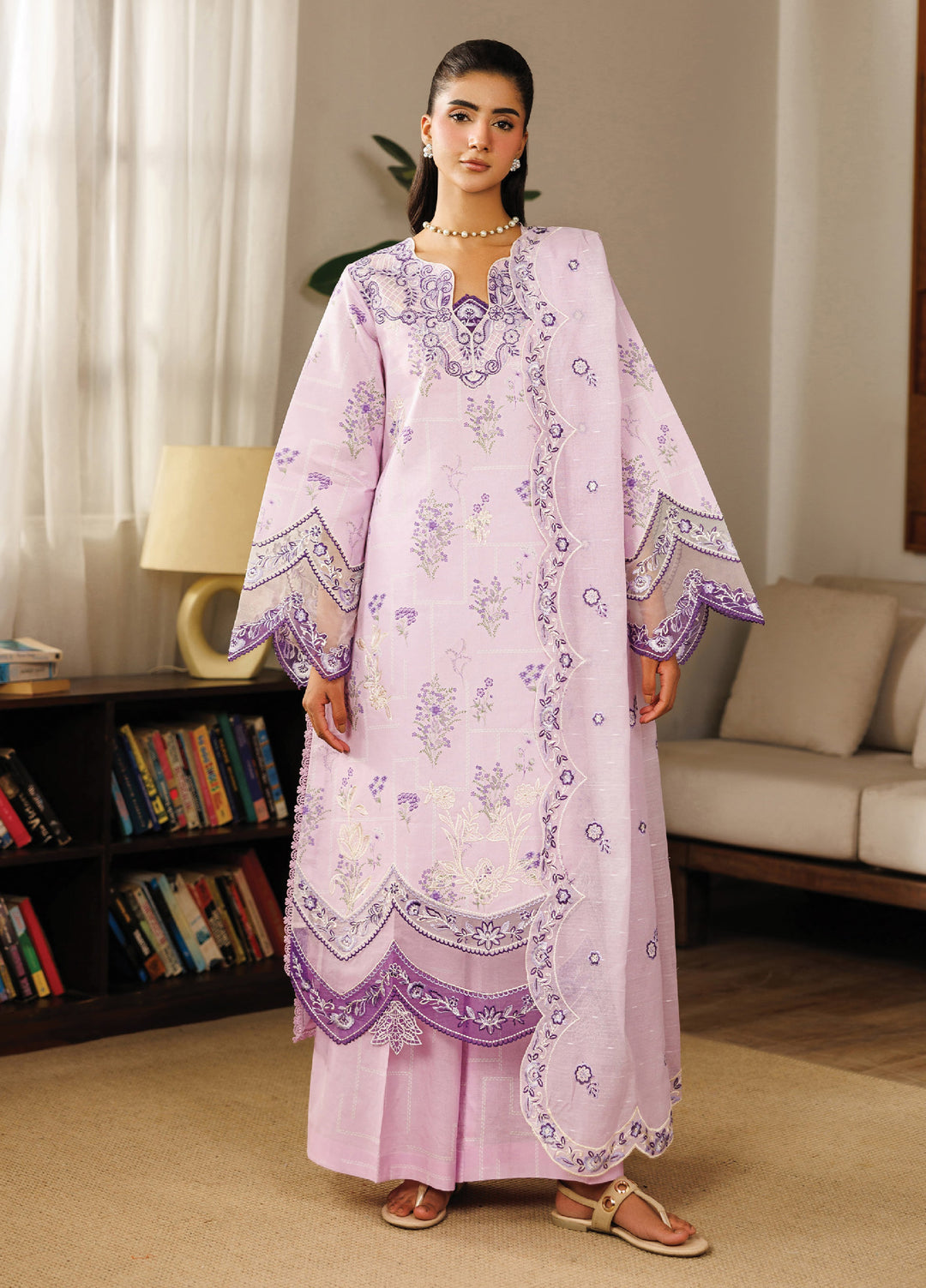 Leila by Mahnur Unstitched Embroidered Lawn 3 Piece Suit MN26ULL L-04 - Summer Collection