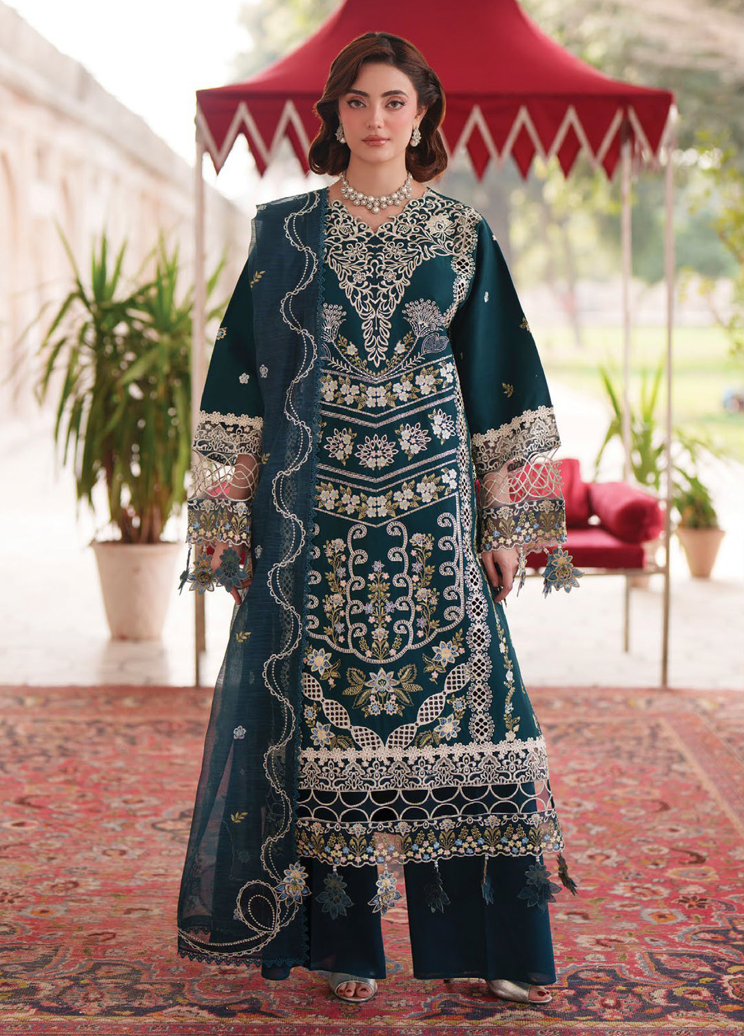 Nilofer by Mahnur Unstitched Embroidered Luxury Lawn 3 Piece Suit MN26ULN N-13 - Summer Collection