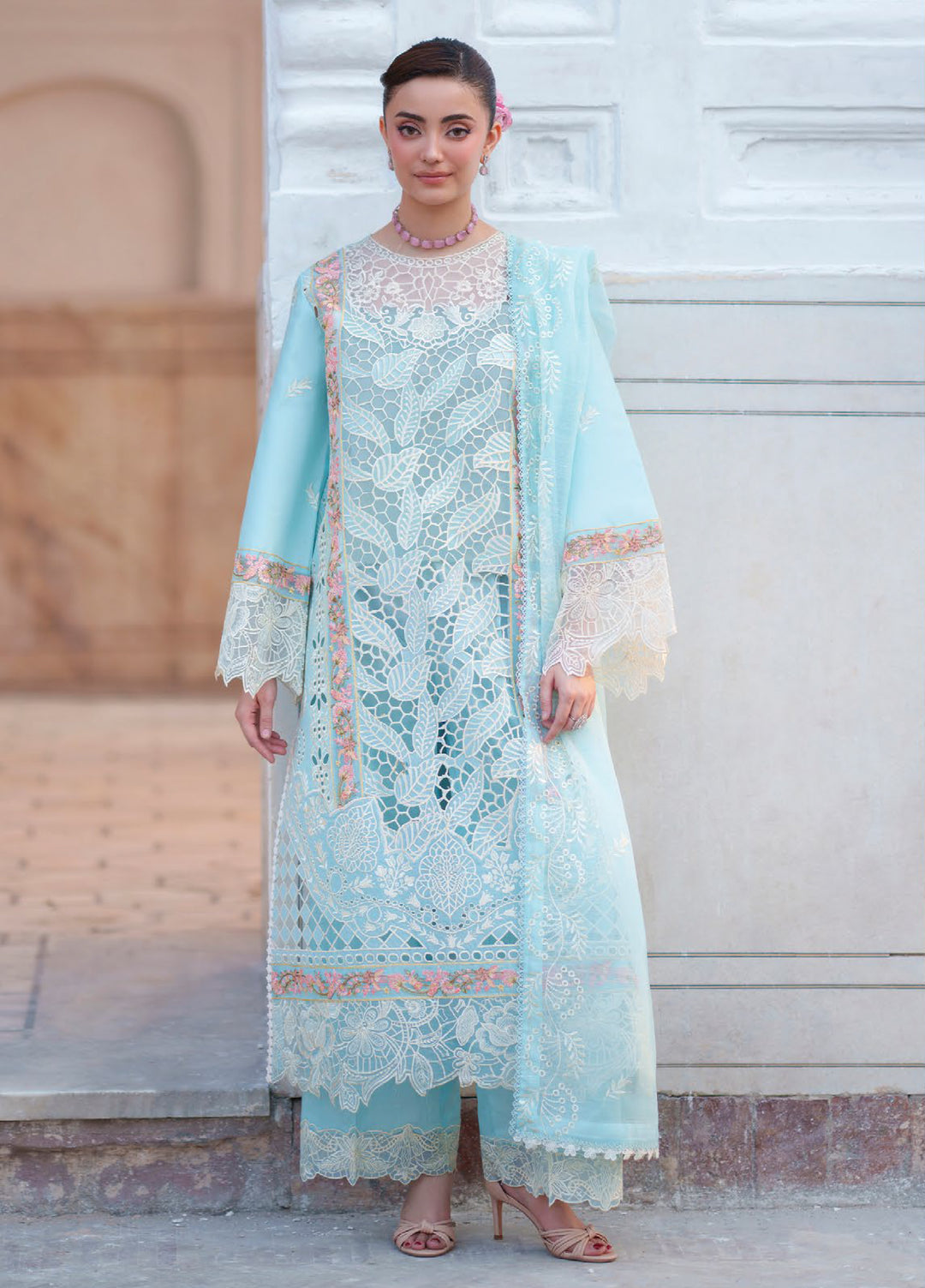 Nilofer by Mahnur Unstitched Embroidered Luxury Lawn 3 Piece Suit MN26ULN N-3 - Summer Collection