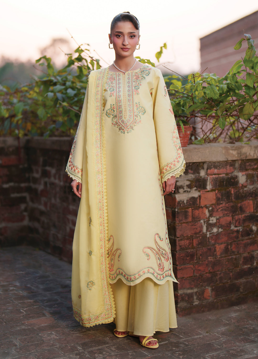 Fiona by Mahnur Unstitched Embroidered Lawn 3 Piece Suit MN26UFL F-05 - Summer Collection