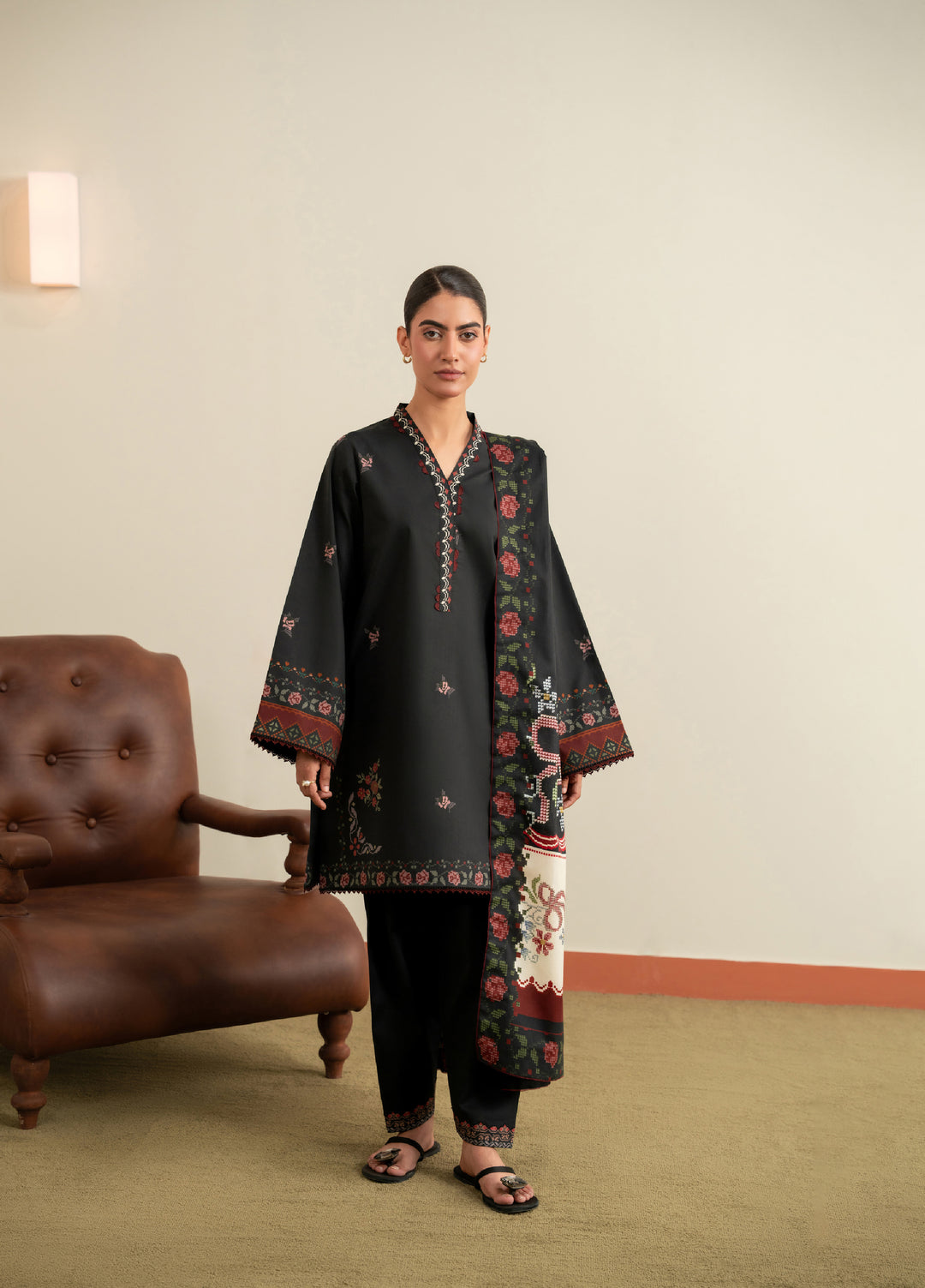 Seran Essentials Unstitched Printed Lawn 3 Piece Suit SN26UEL ELIRA D-08 - Lawn Collection