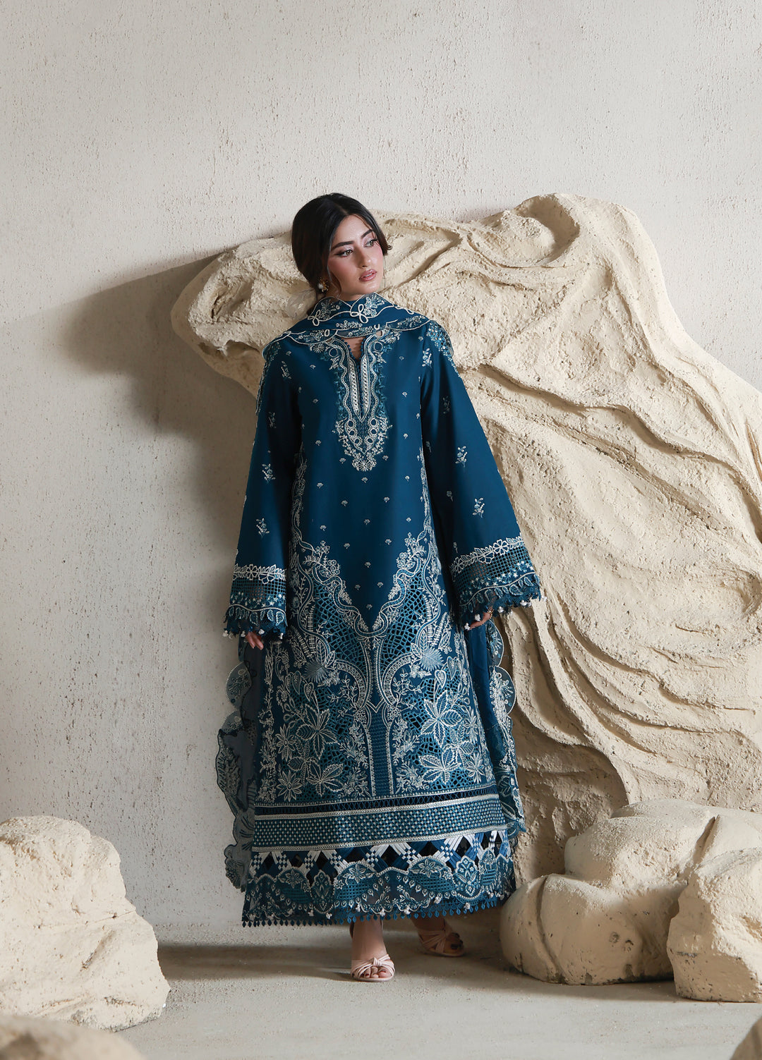 Saagar by Aabyaan Unstitched Embroidered Luxury Lawn 3 Piece Suit ABY26USL AL-9 Inaya - Festive Collection