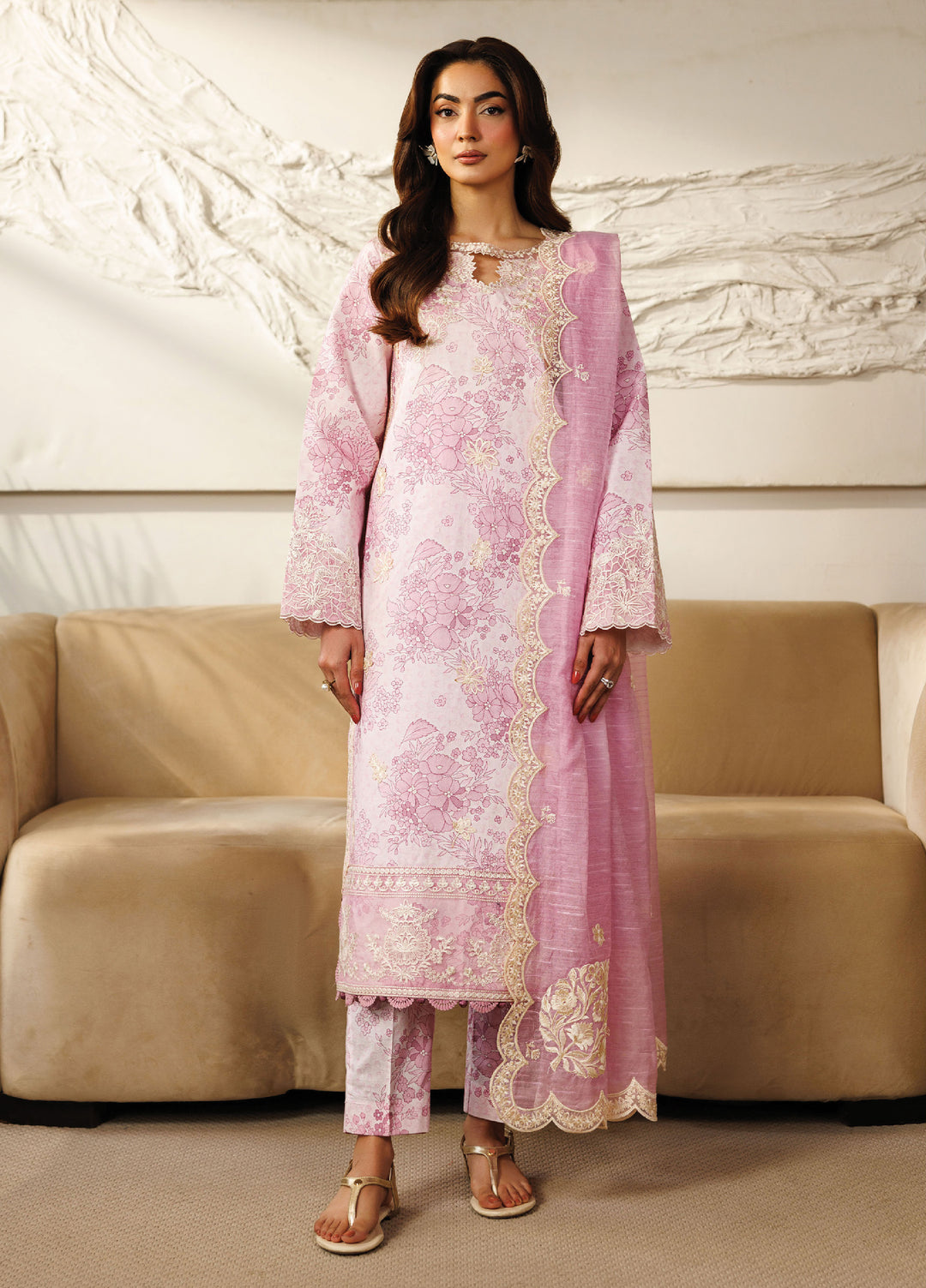 Leila by Mahnur Unstitched Embroidered Lawn 3 Piece Suit MN26ULL L-06 - Summer Collection