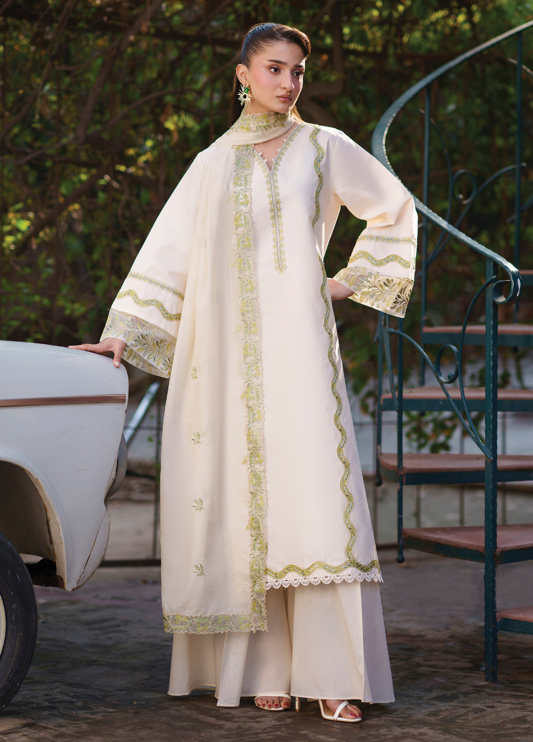 Fiona by Mahnur Unstitched Embroidered Lawn 3 Piece Suit MN26UFL F-03 - Summer Collection