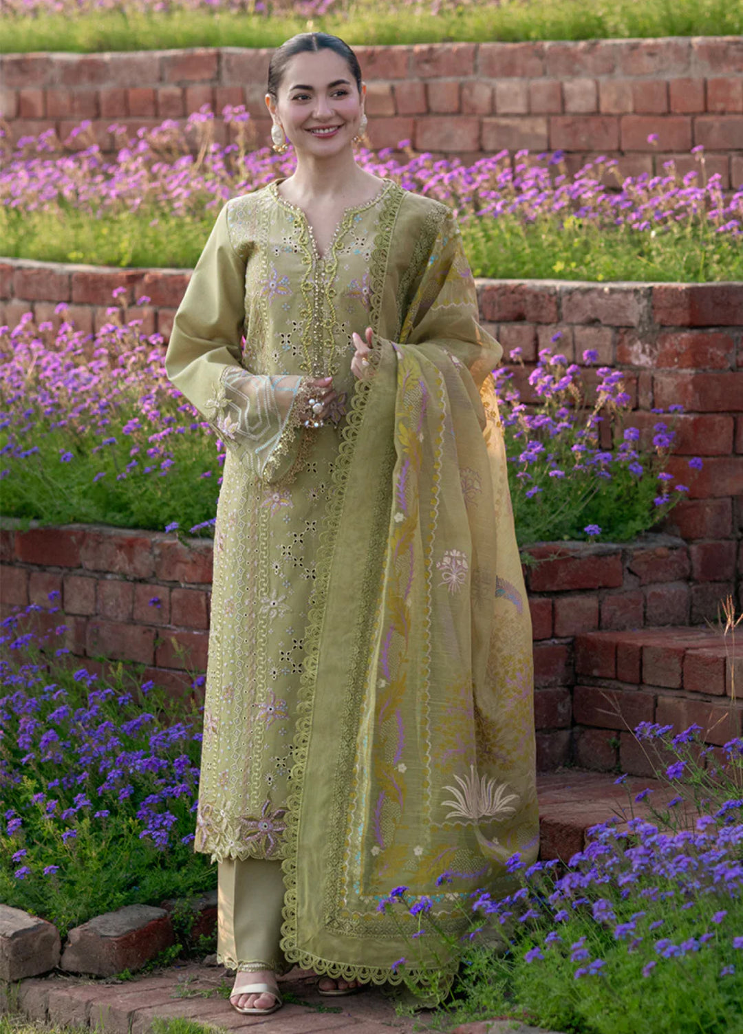 Rang Rasiya Unstitched Embroidered Luxury Lawn 3 Piece Suit RR26ULE RAHA - Eid Collection