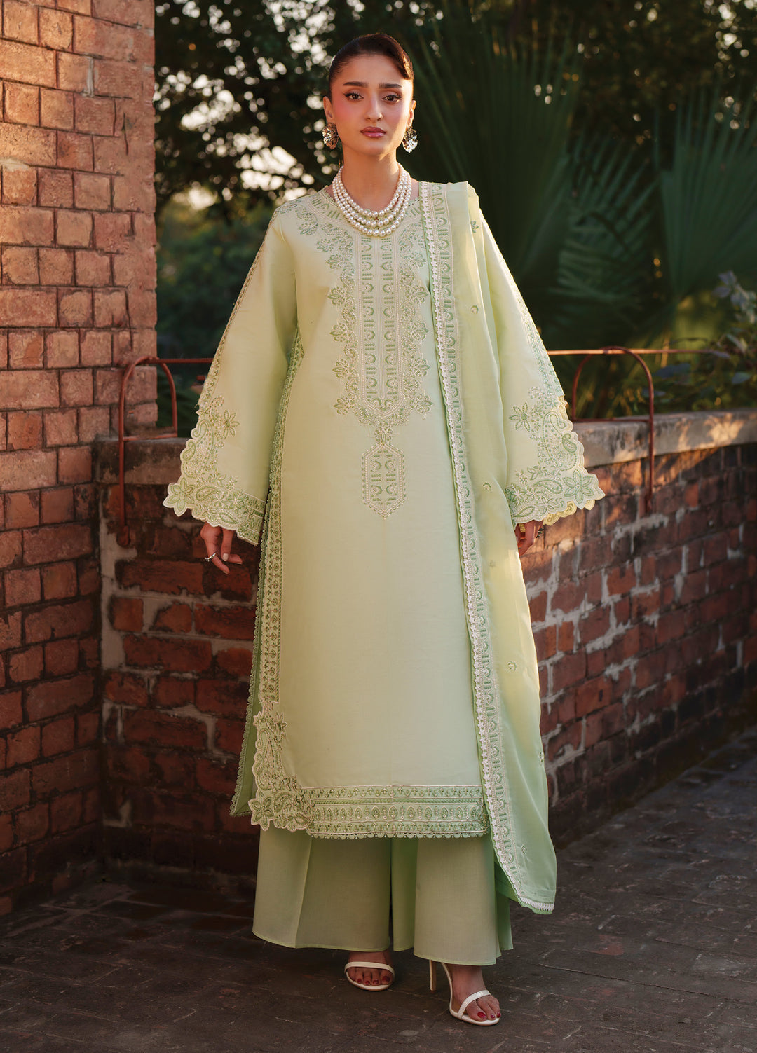 Fiona by Mahnur Unstitched Embroidered Lawn 3 Piece Suit MN26UFL F-14 - Summer Collection