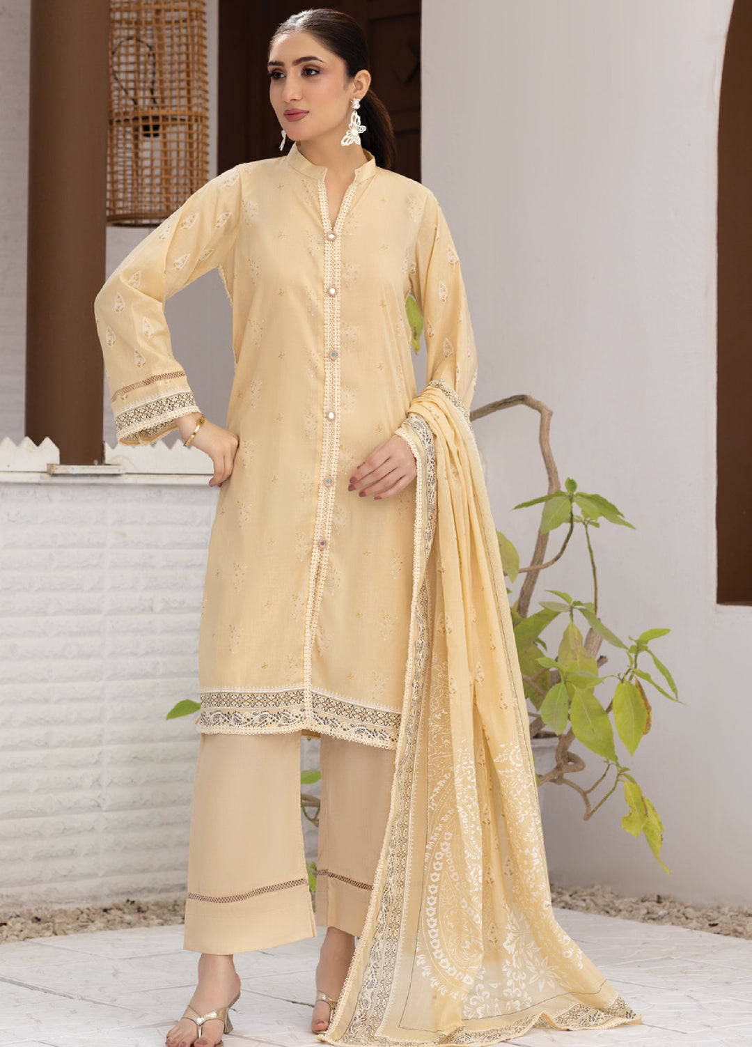 Regalia Textiles Premium Printed Gold Paste Unstitched Lawn 3 Piece Suit RG26UPG D-5 - Summer Collection