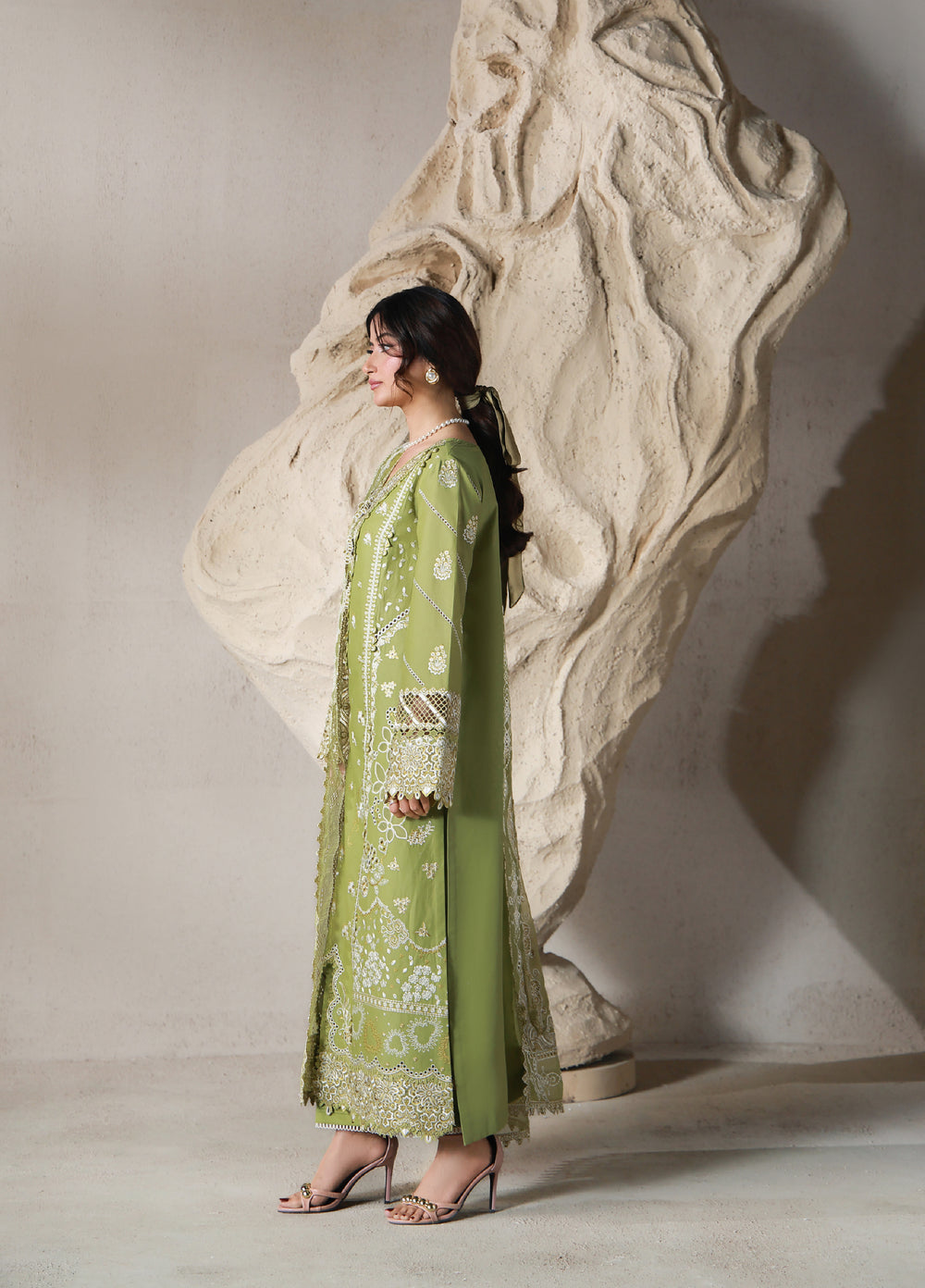 Saagar by Aabyaan Unstitched Embroidered Luxury Lawn 3 Piece Suit ABY26USL AL-8 Maya - Festive Collection