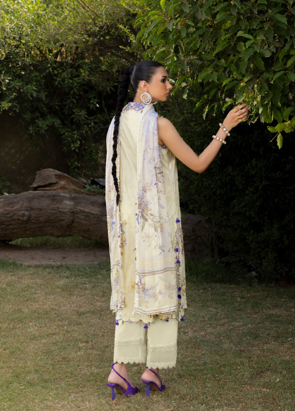 The Flora by Gul Ahmed Unstitched Embroidered Lawn 3 Piece Suit GA26ULF BM62035 - Casual Collection