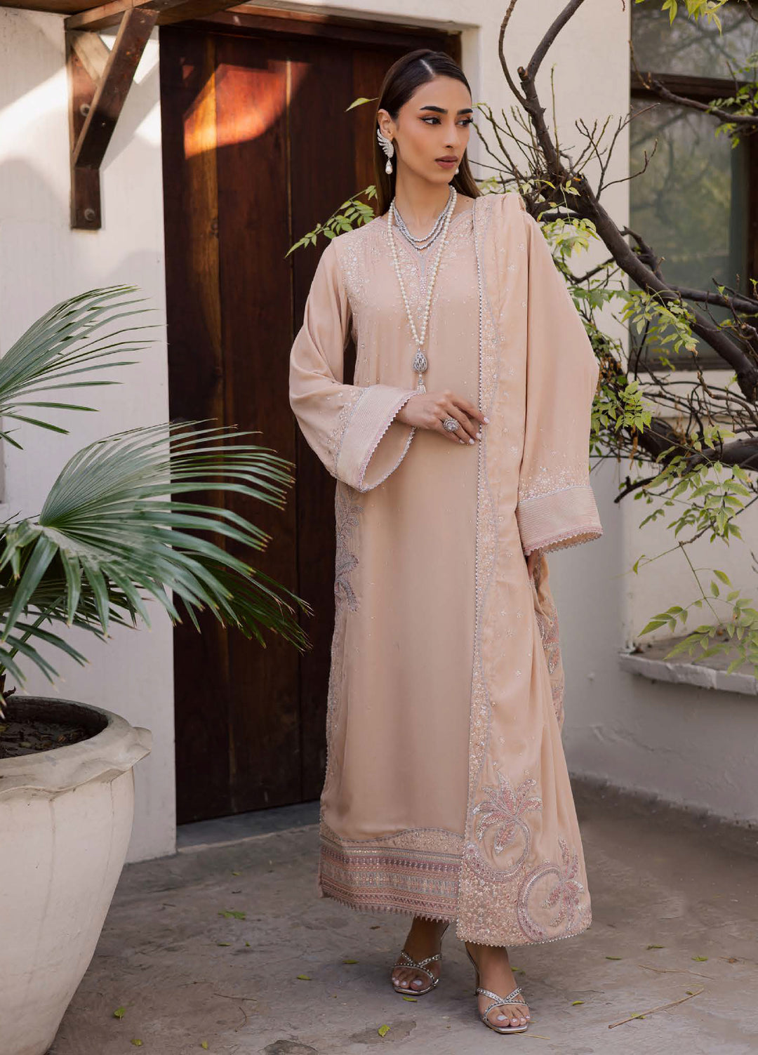 Nureh Maya Unstitched Velvet Embroidered 3 Piece Suits NU25MF NW-124 - Festive Collection