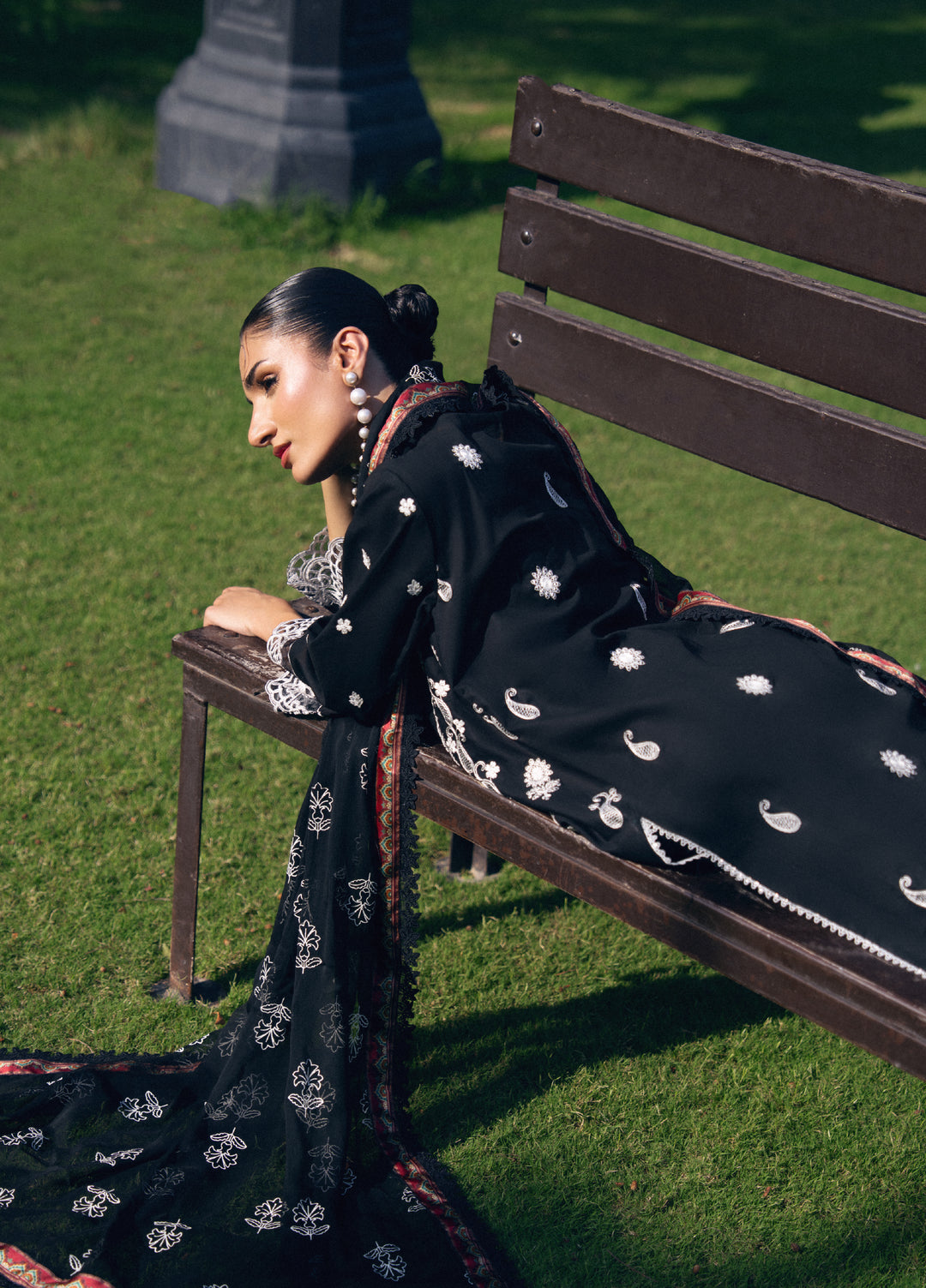 Raum by Sarb Unstitched Embroidered Lawn 3 Piece Suit RS26ULL RLL-02 - Eid Collection
