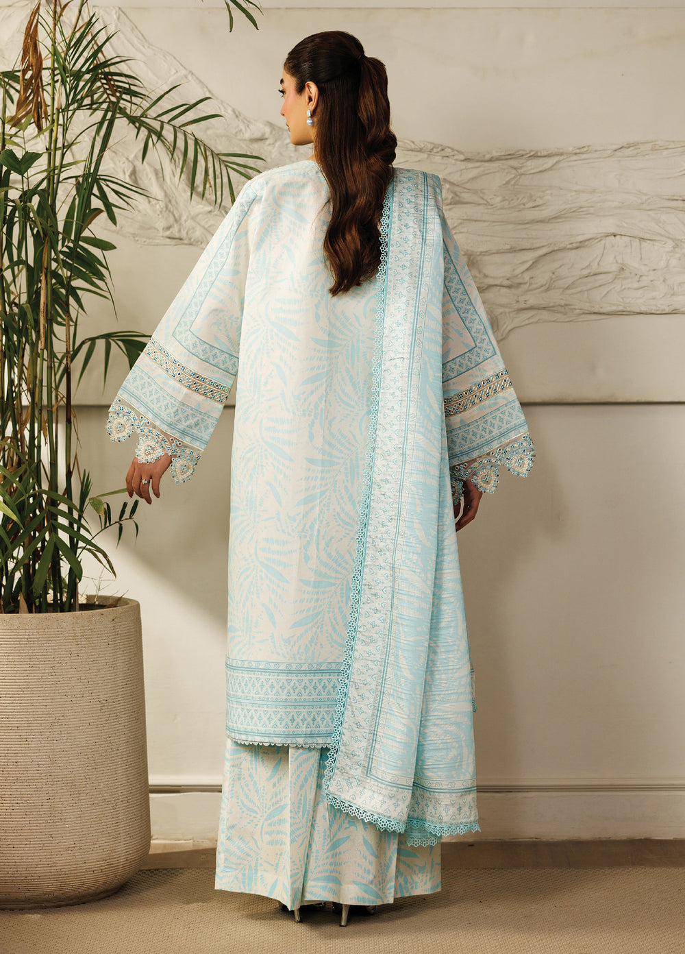 Leila by Mahnur Unstitched Embroidered Lawn 3 Piece Suit MN26ULL L-12 - Summer Collection