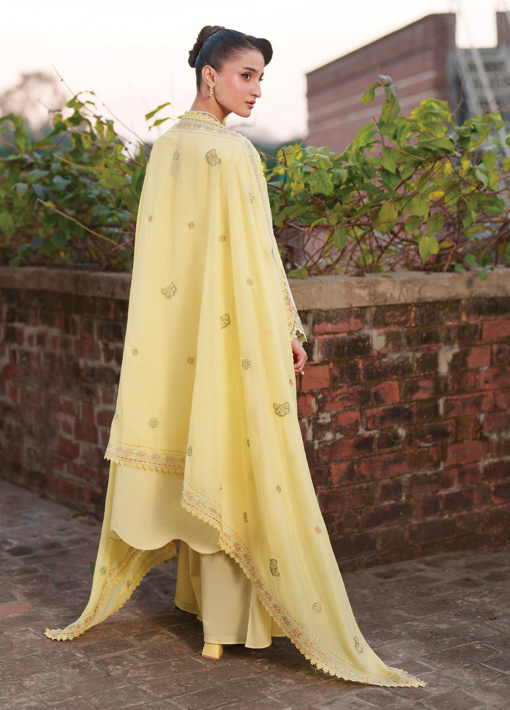 Fiona by Mahnur Unstitched Embroidered Lawn 3 Piece Suit MN26UFL F-05 - Summer Collection