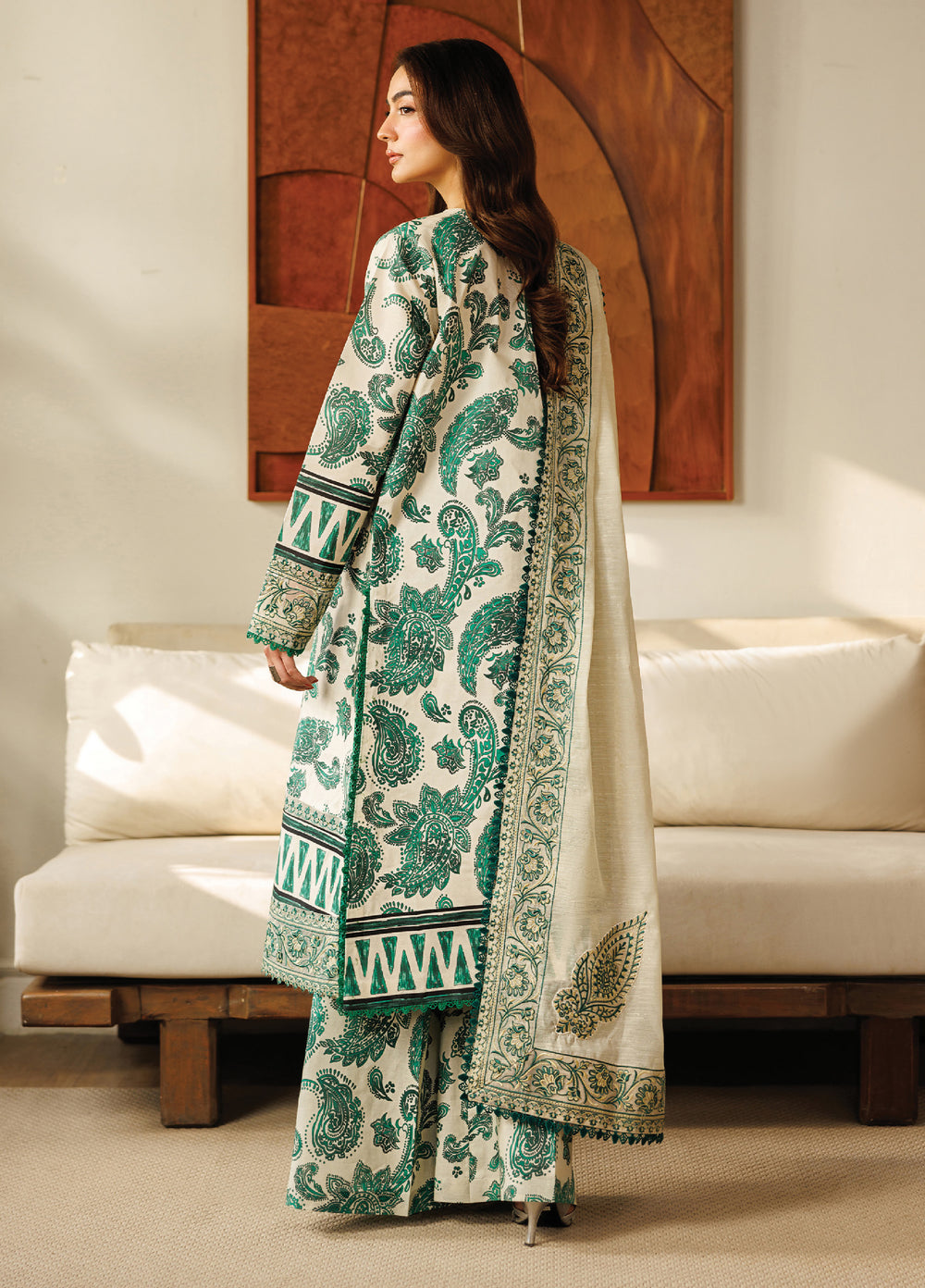 Leila by Mahnur Unstitched Embroidered Lawn 3 Piece Suit MN26ULL L-02 - Summer Collection