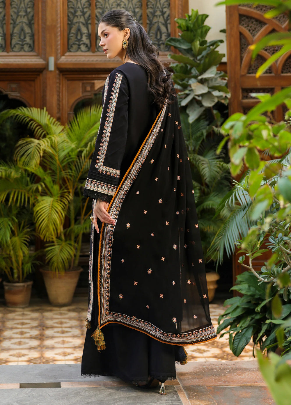 Shanaya by Mahnur Unstitched Embroidered Lawn 3 Piece Suit MN26USL SH-06 - Summer Collection