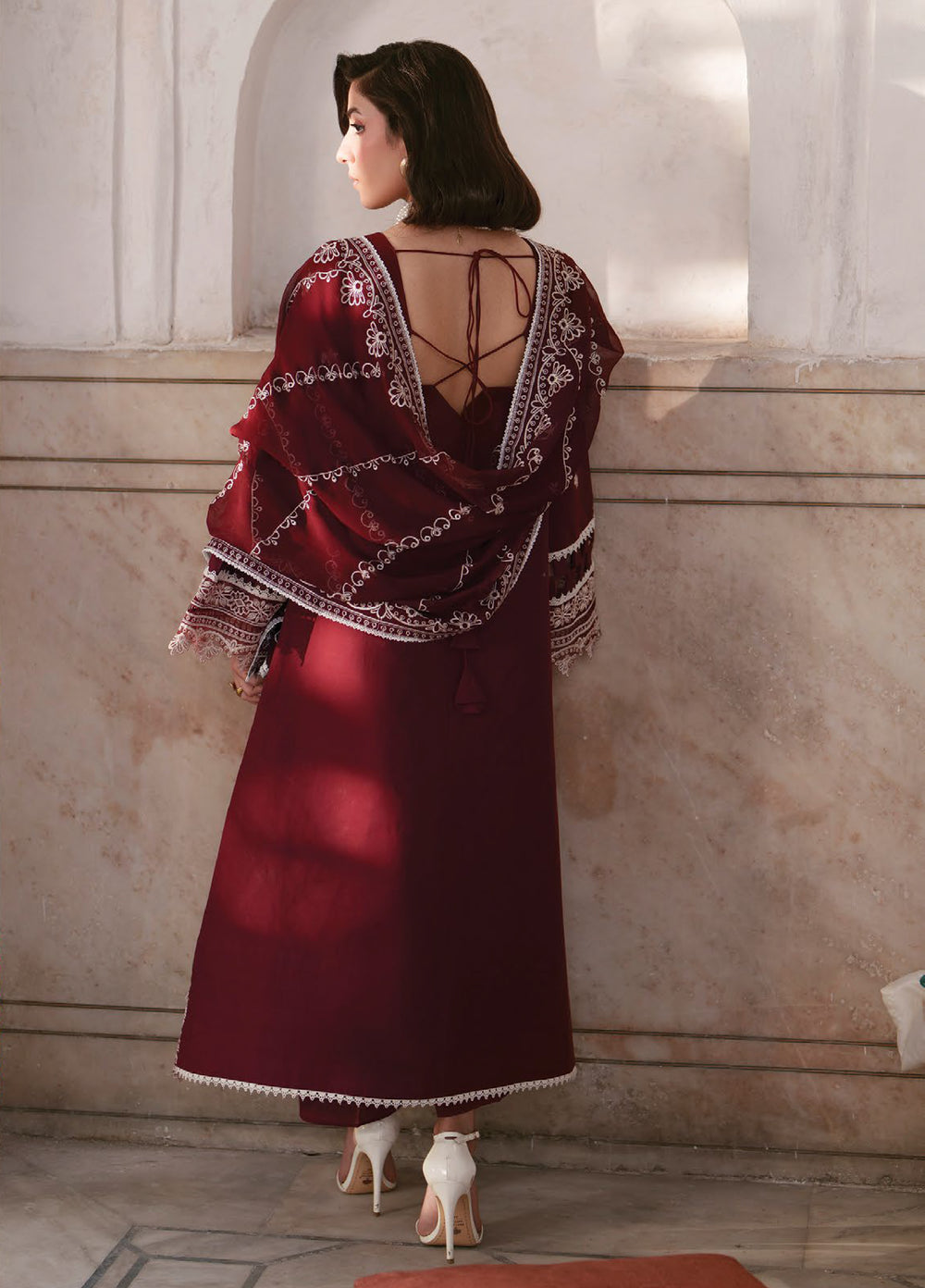 Nilofer by Mahnur Unstitched Embroidered Luxury Lawn 3 Piece Suit MN26ULN N-8 - Summer Collection