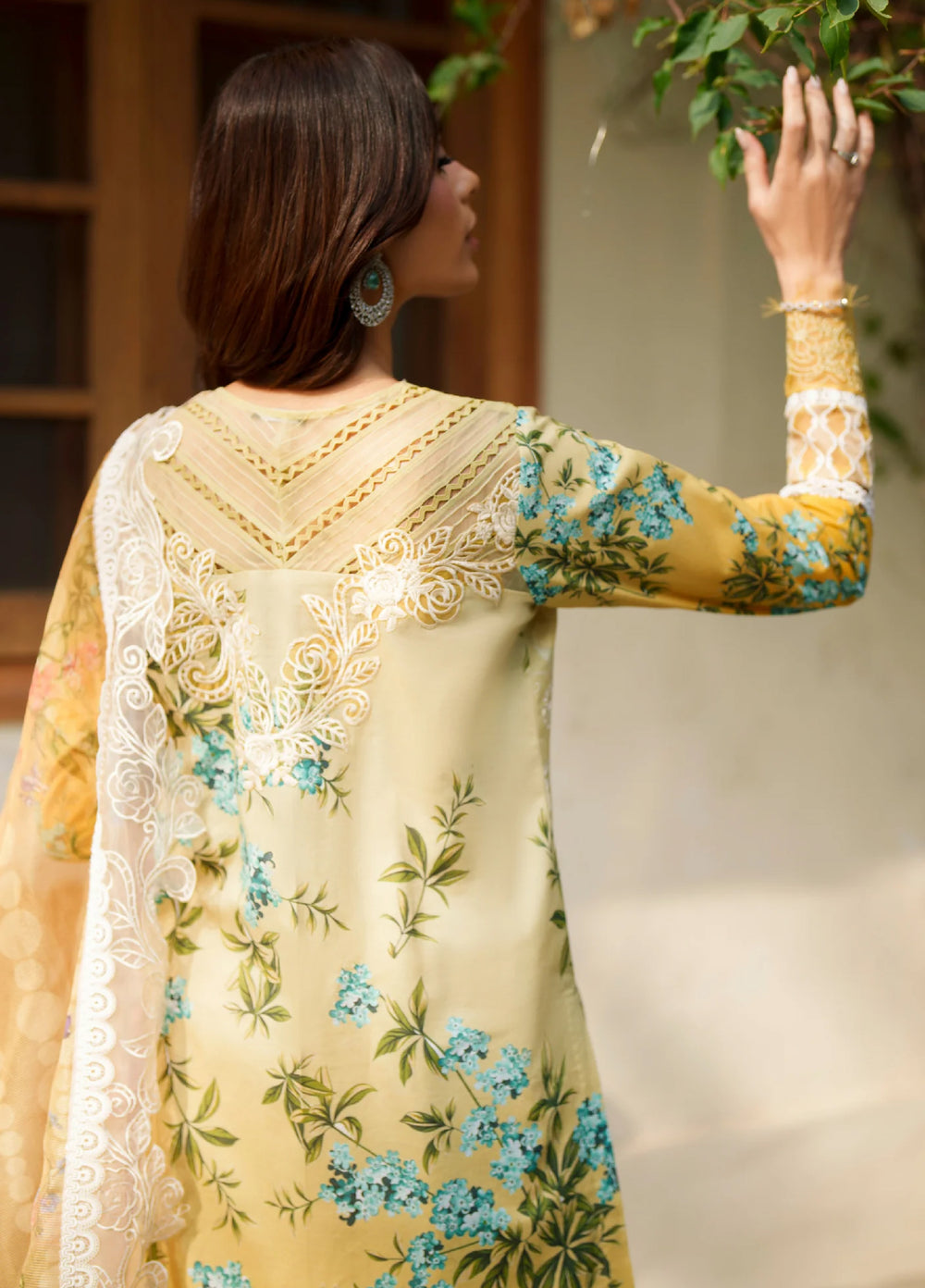Versa by Asifa and Nabeel Unstitched Embroidered Lawn 3 Piece Suit AN26UVL VUL26-02 Sovereign Lace - Festive Collection