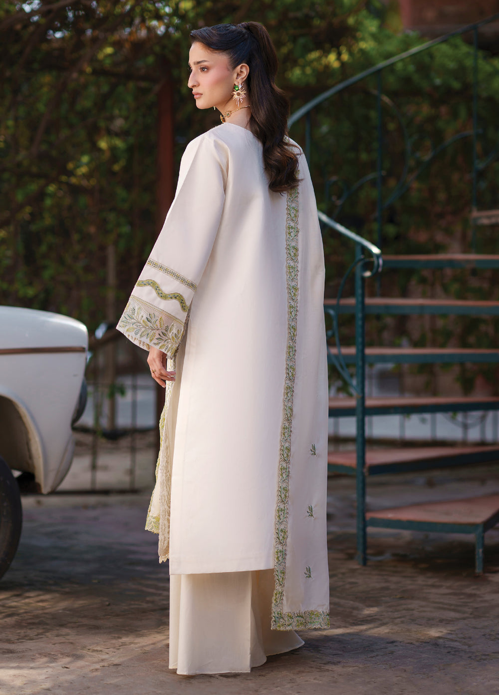 Fiona by Mahnur Unstitched Embroidered Lawn 3 Piece Suit MN26UFL F-03 - Summer Collection
