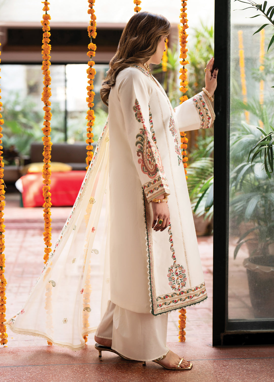 Satrangi by Mahnur Unstitched Embroidered Lawn 3 Piece Suit MN26ULS S-07 - Summer Collection