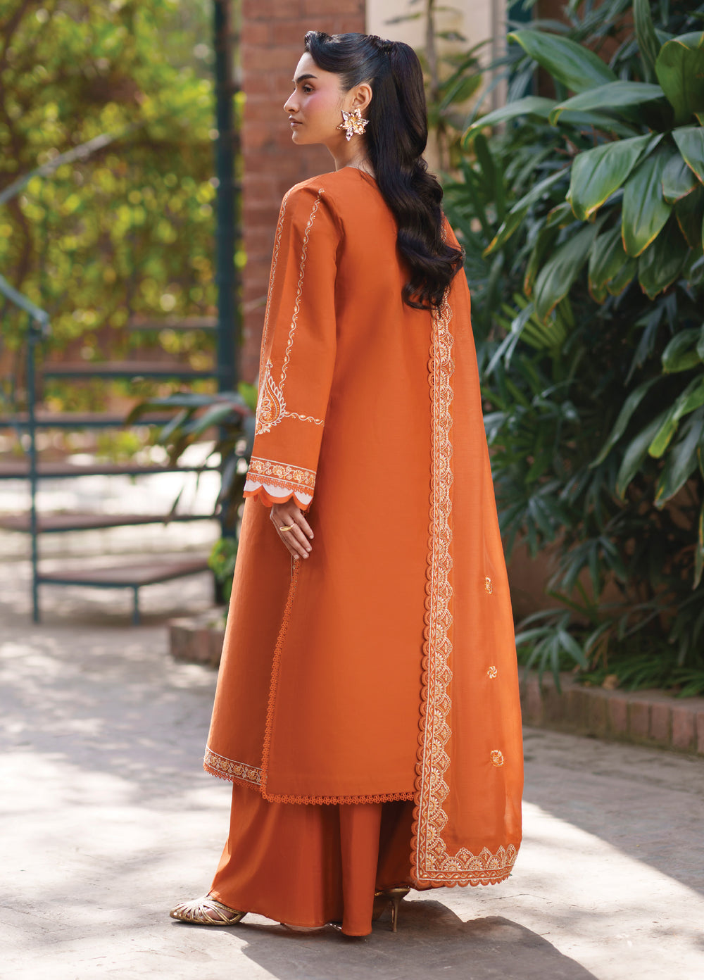 Fiona by Mahnur Unstitched Embroidered Lawn 3 Piece Suit MN26UFL F-02 - Summer Collection