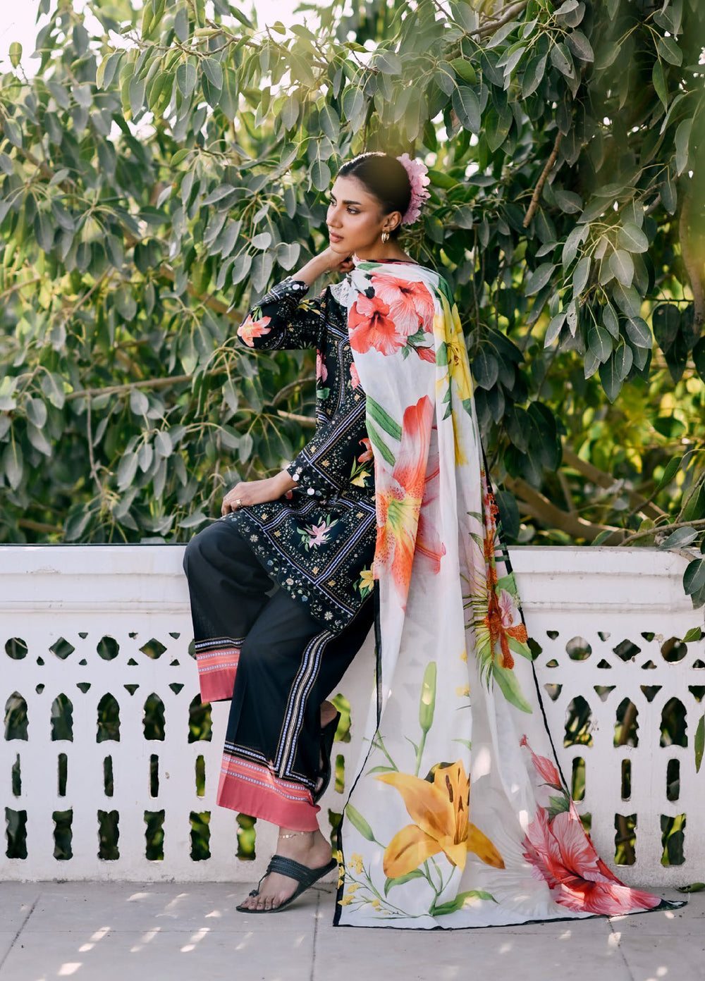 Rangon ka Angan by Gul Ahmed Unstitched Embroidered Lawn 3 Piece Suit GA26URAL CL-62271 - Summer Collection