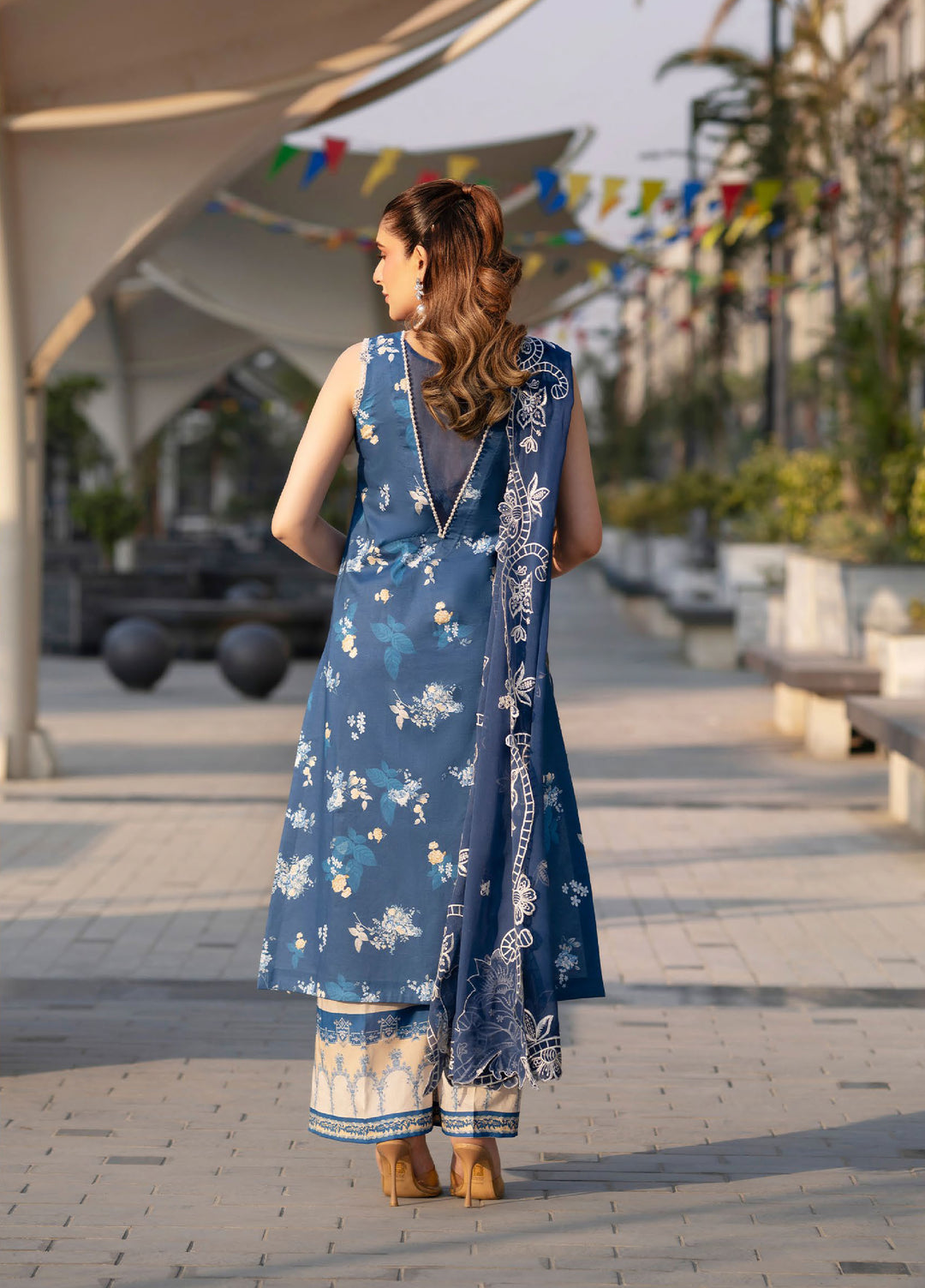 Broadway by Mahnur Unstitched Embroidered Lawn 3 Piece Suit MN26UB BW-003 - Summer Collection