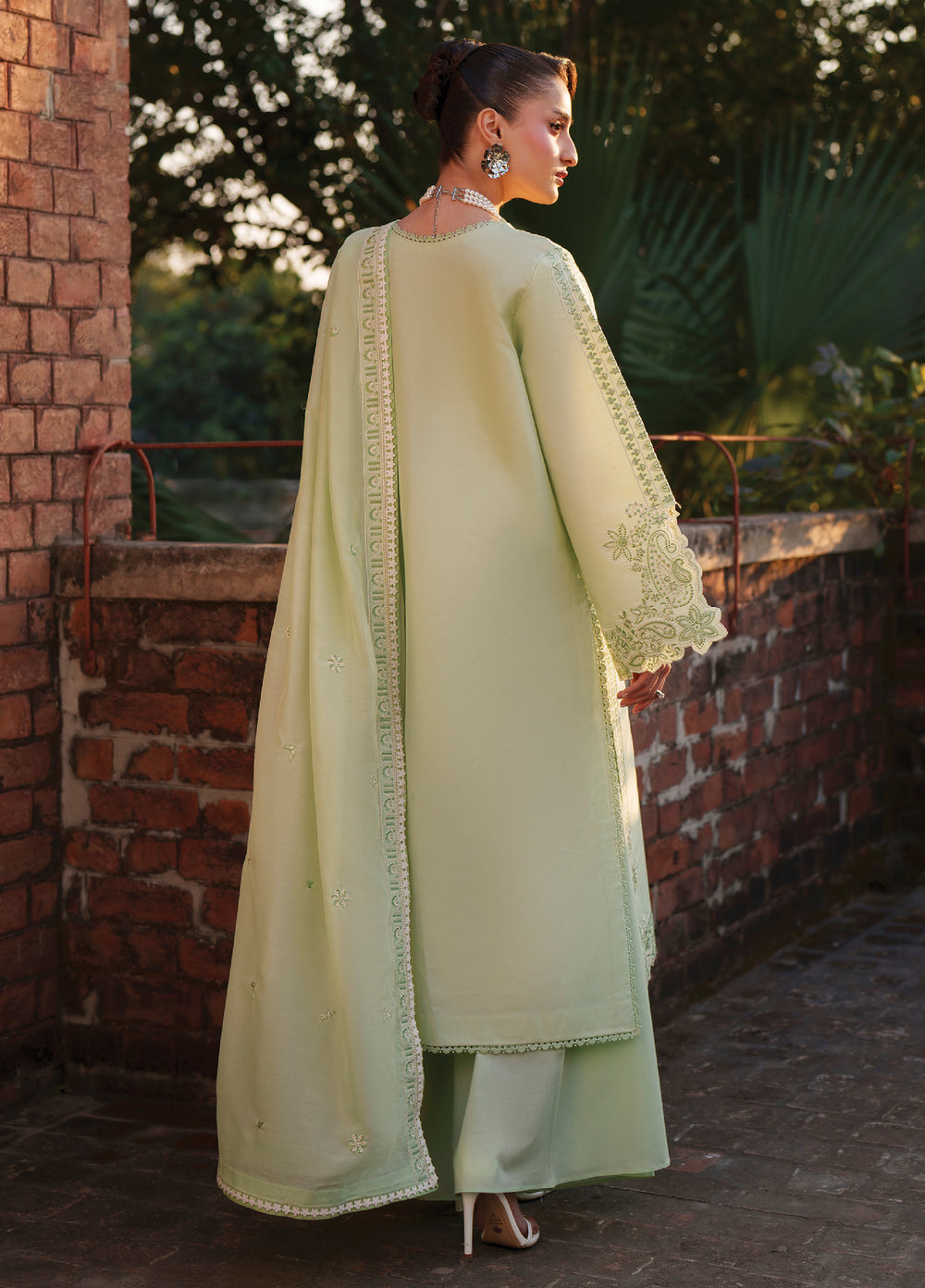 Fiona by Mahnur Unstitched Embroidered Lawn 3 Piece Suit MN26UFL F-14 - Summer Collection