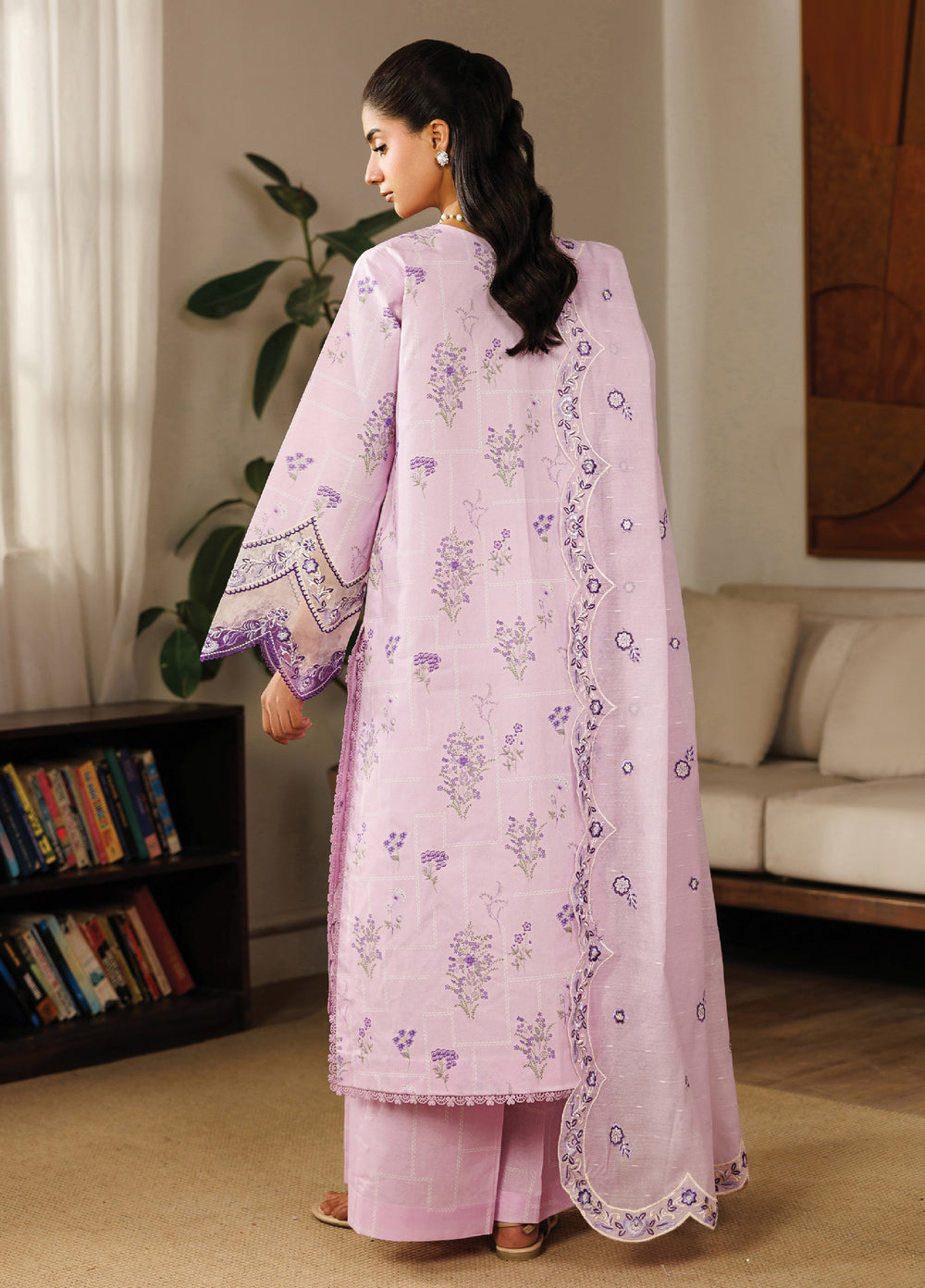 Leila by Mahnur Unstitched Embroidered Lawn 3 Piece Suit MN26ULL L-09 - Summer Collection