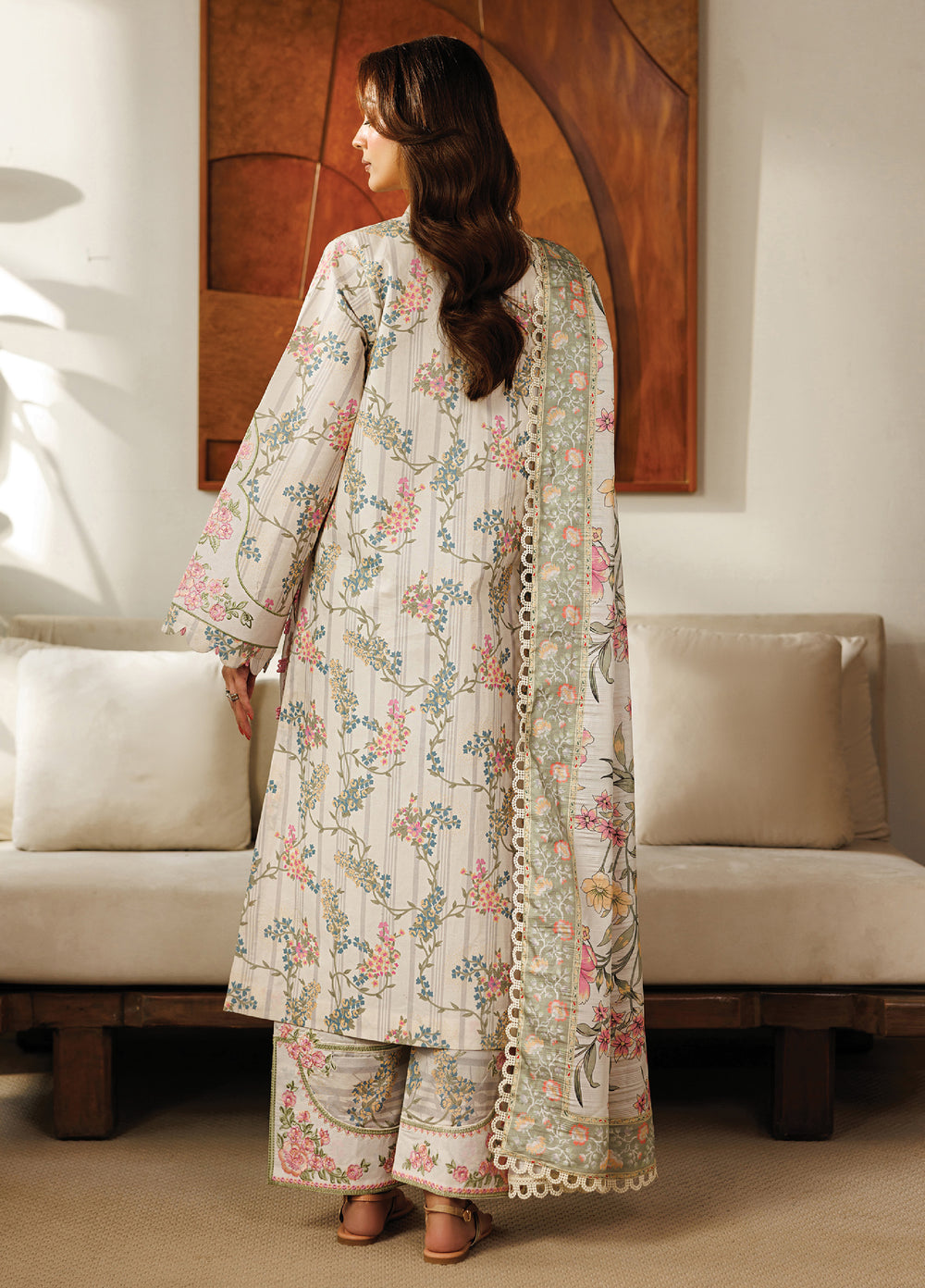 Leila by Mahnur Unstitched Embroidered Lawn 3 Piece Suit MN26ULL L-04 - Summer Collection