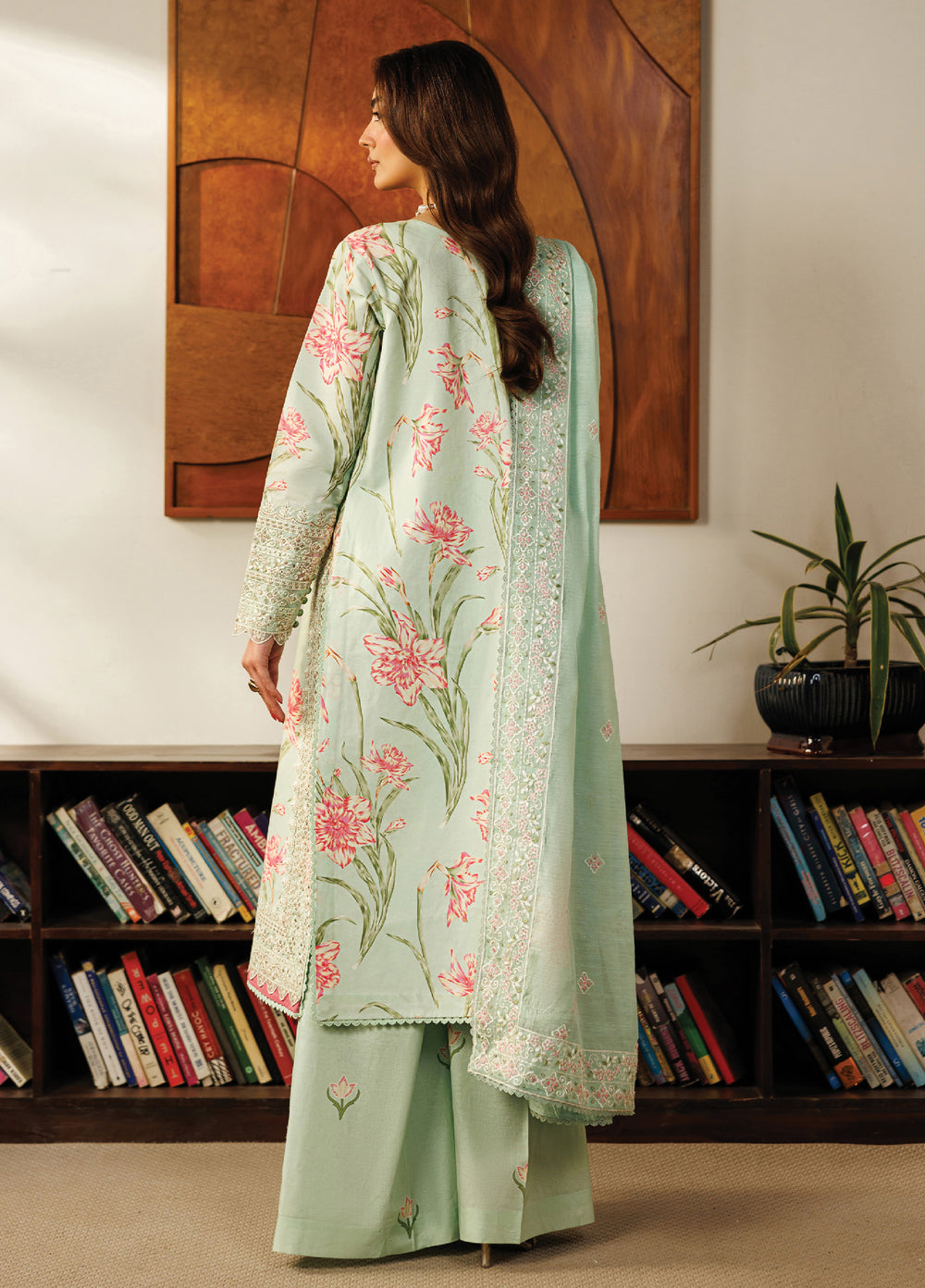 Leila by Mahnur Unstitched Embroidered Lawn 3 Piece Suit MN26ULL L-14 - Summer Collection
