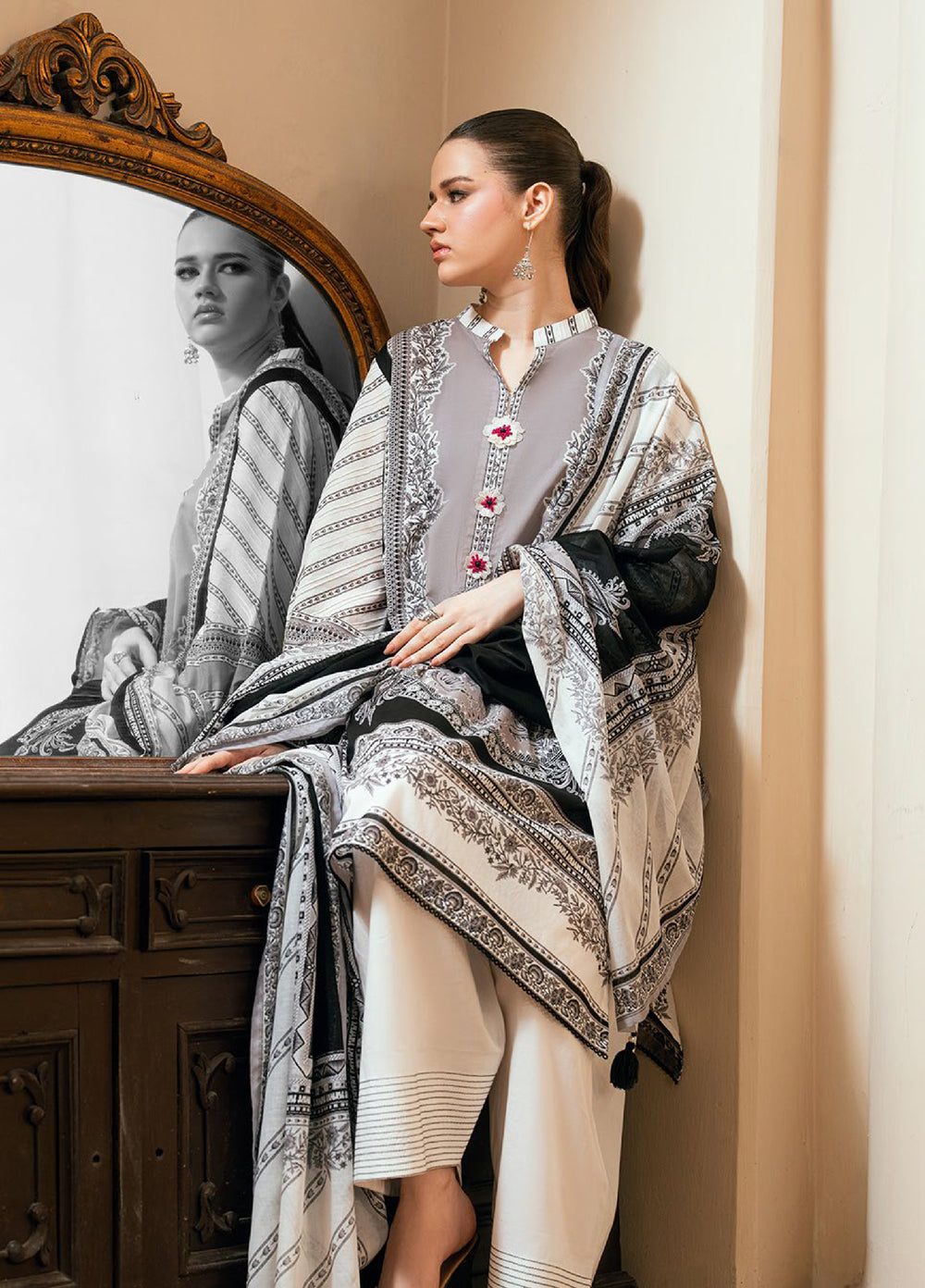 Noir and Blanc by Gul Ahmed Unstitched Printed Lawn 3 Piece Suit GA26UNBL B-62015 - Summer Collection