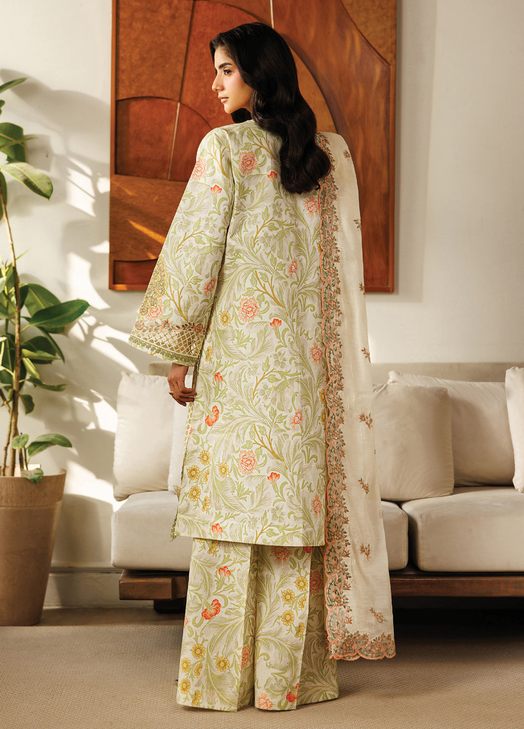 Leila by Mahnur Unstitched Embroidered Lawn 3 Piece Suit MN26ULL L-03 - Summer Collection