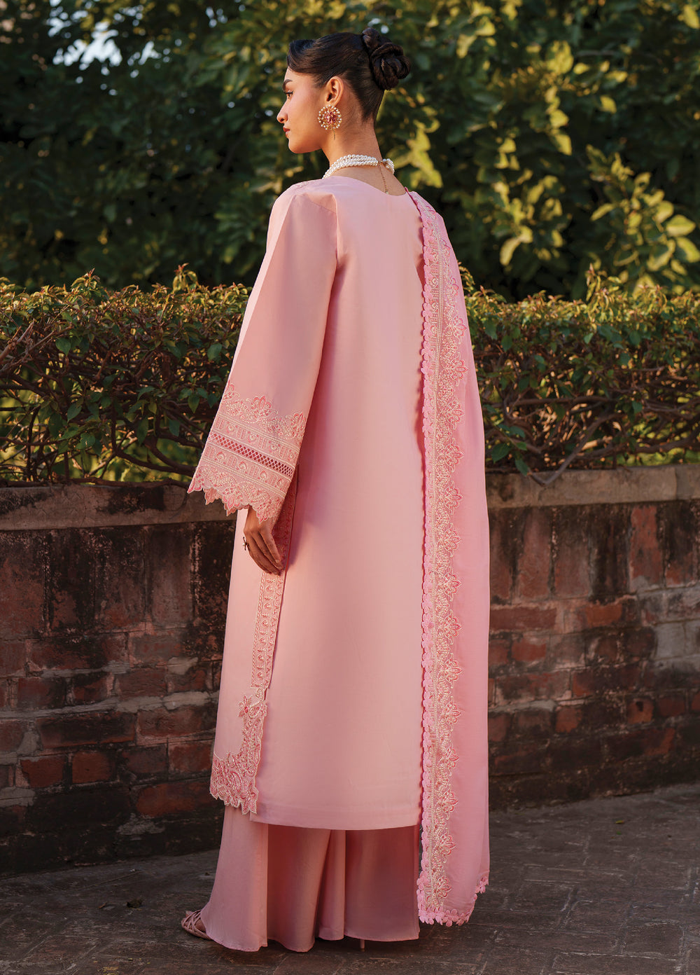 Fiona by Mahnur Unstitched Embroidered Lawn 3 Piece Suit MN26UFL F-13 - Summer Collection