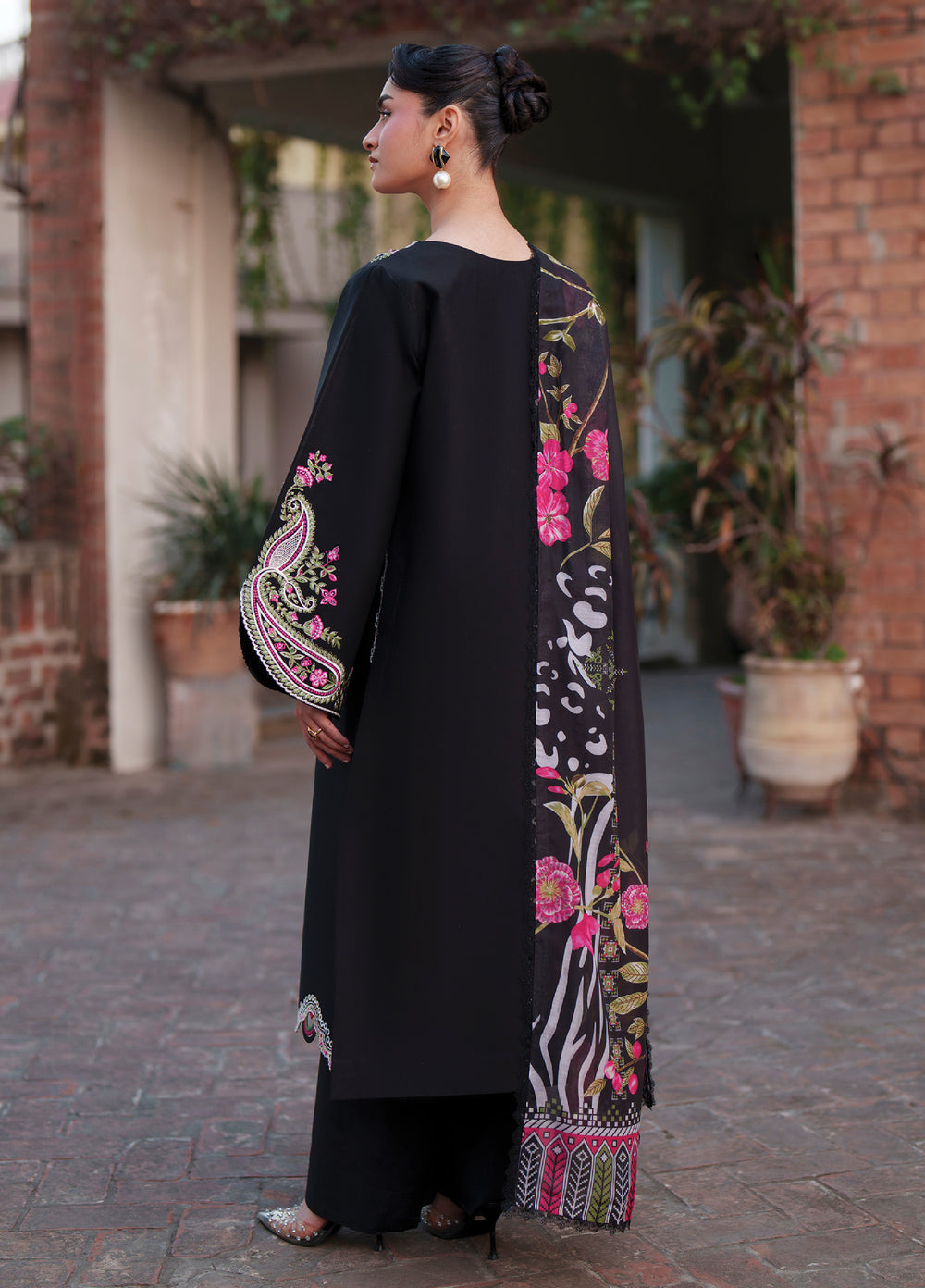 Fiona by Mahnur Unstitched Embroidered Lawn 3 Piece Suit MN26UFL F-09 - Summer Collection