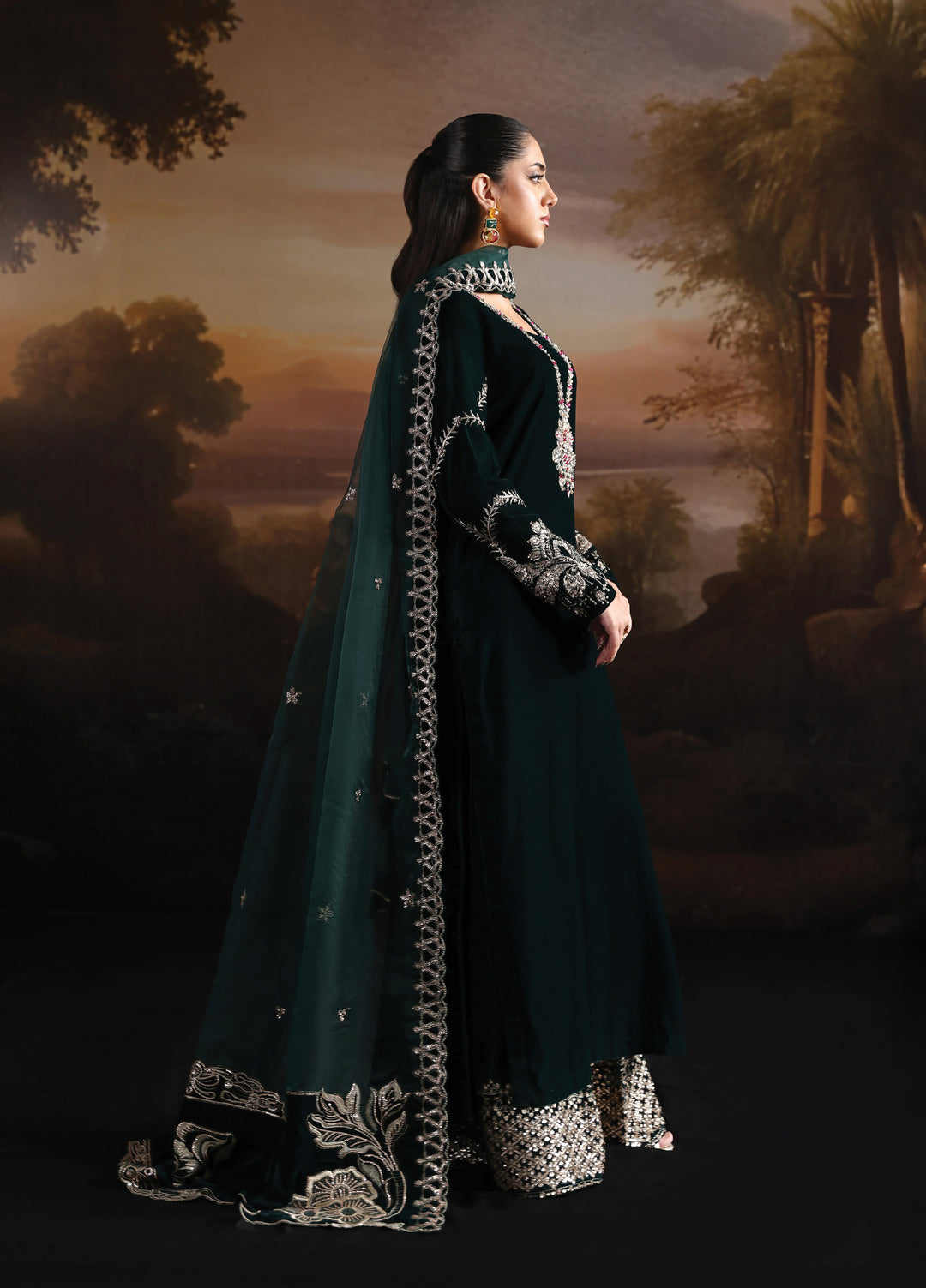 Lamour by Alizeh Fashion Unstitched Velvet Embroidered Suits 3 Piece AFB25LV D-03 Vinni - Festive Collection