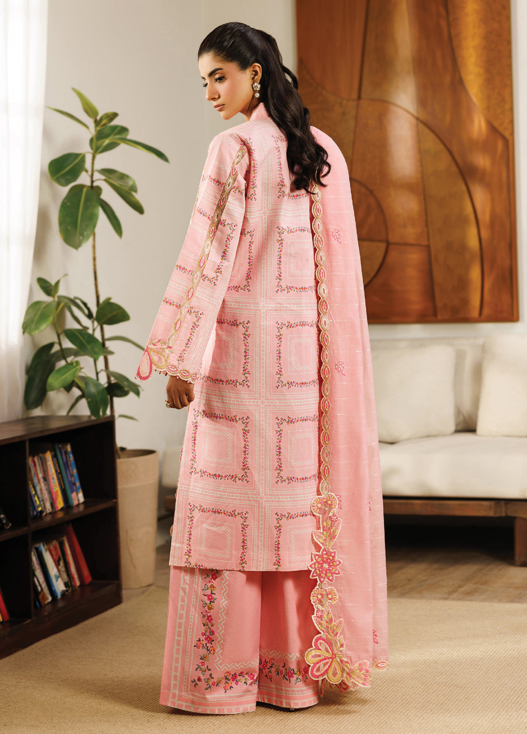 Leila by Mahnur Unstitched Embroidered Lawn 3 Piece Suit MN26ULL L-07 - Summer Collection