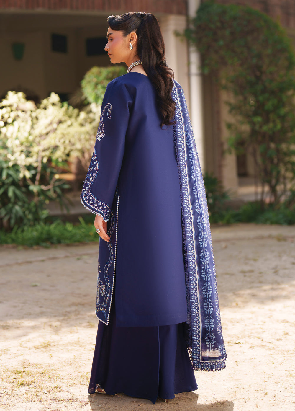 Fiona by Mahnur Unstitched Embroidered Lawn 3 Piece Suit MN26UFL F-06 - Summer Collection