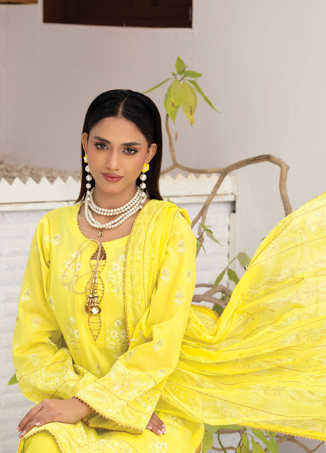 Regalia Textiles Premium Printed Gold Paste Unstitched Lawn 3 Piece Suit RG26UPG D-4 - Summer Collection